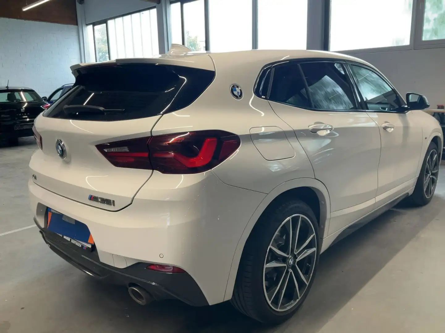 BMW X2 xDrive M35 i 19"ALU LED NAVI Weiß - 2