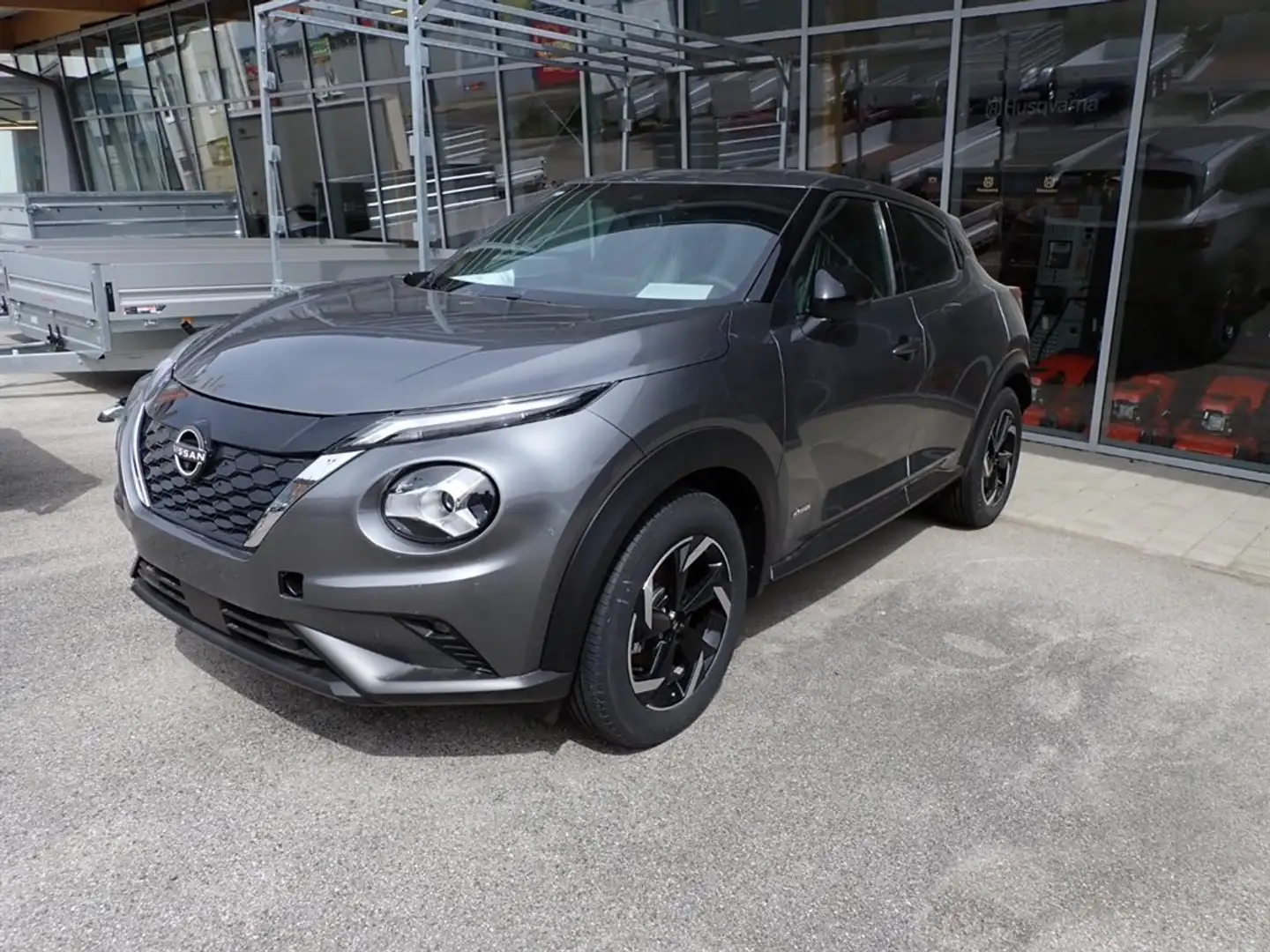 Nissan Juke F16A  N-CONNECTA HYBRID 145 NC Tech DCT Winte Gris - 1