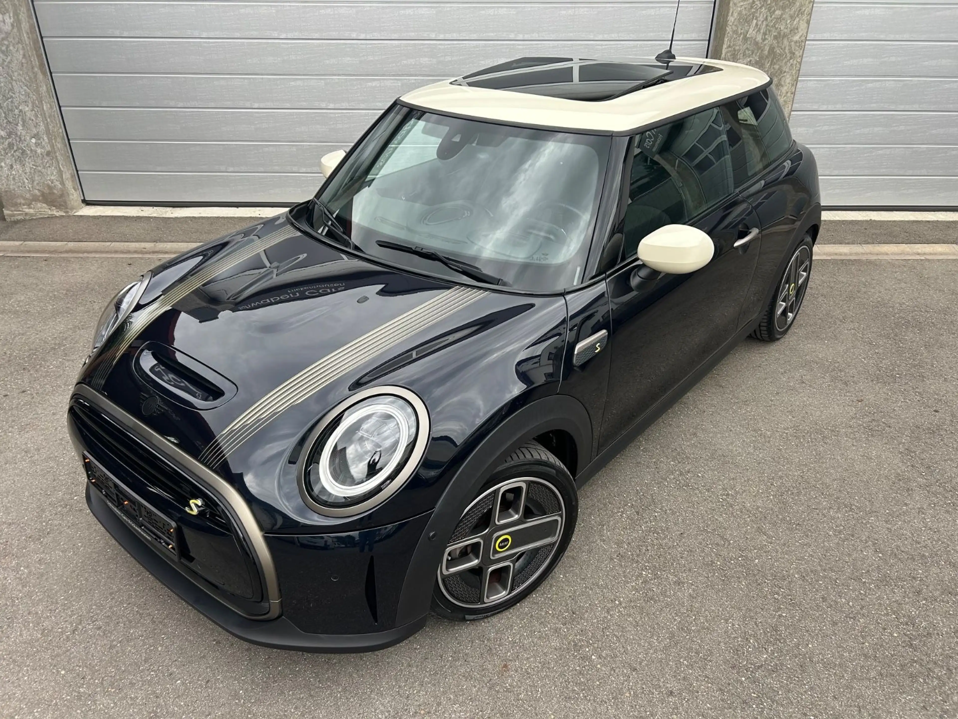 MINI Cooper SE RESOLUTE EDITION Panorama HUD H&K PDC — photo 3