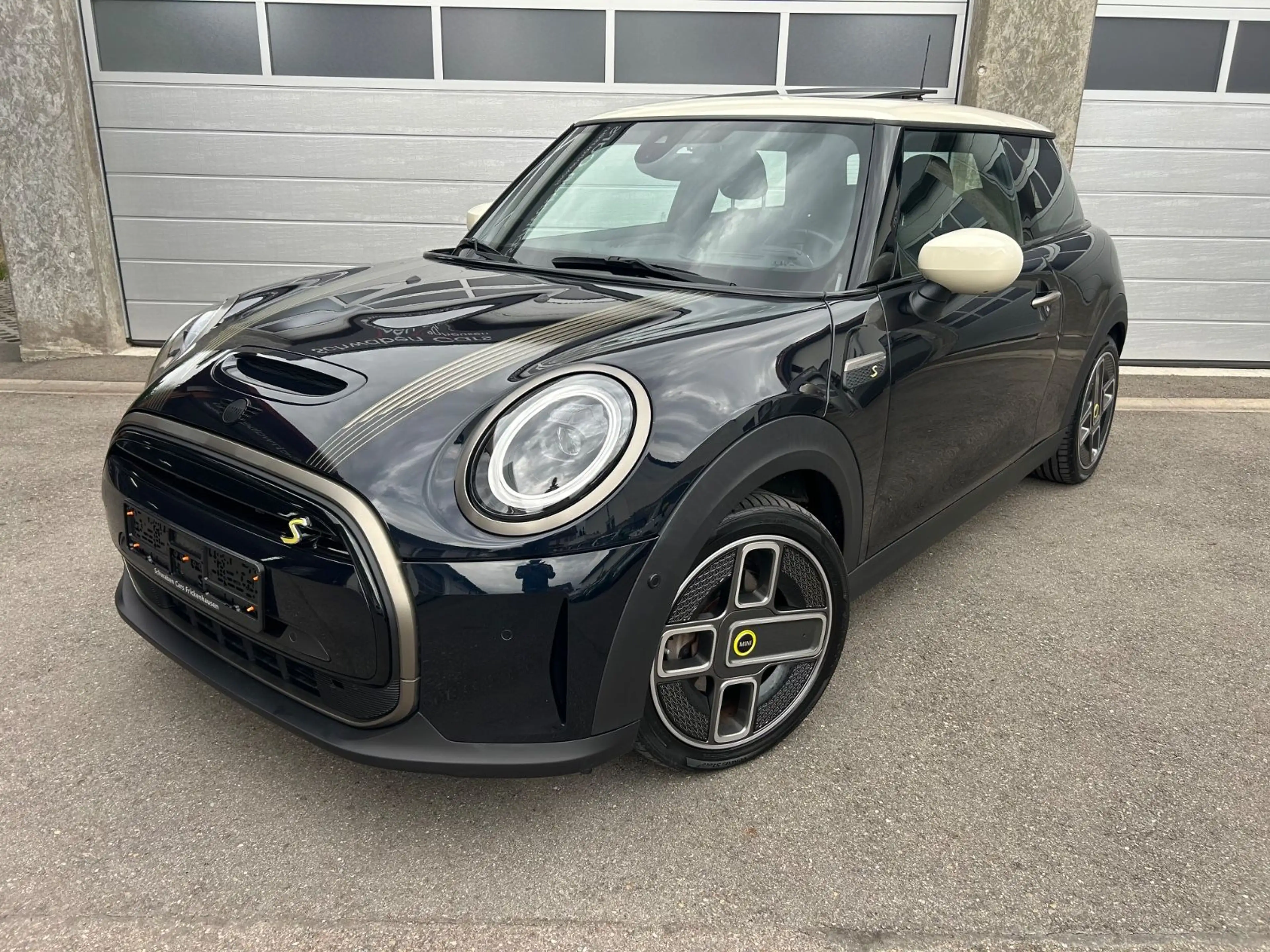 MINI Cooper SE RESOLUTE EDITION Panorama HUD H&K PDC — photo 4