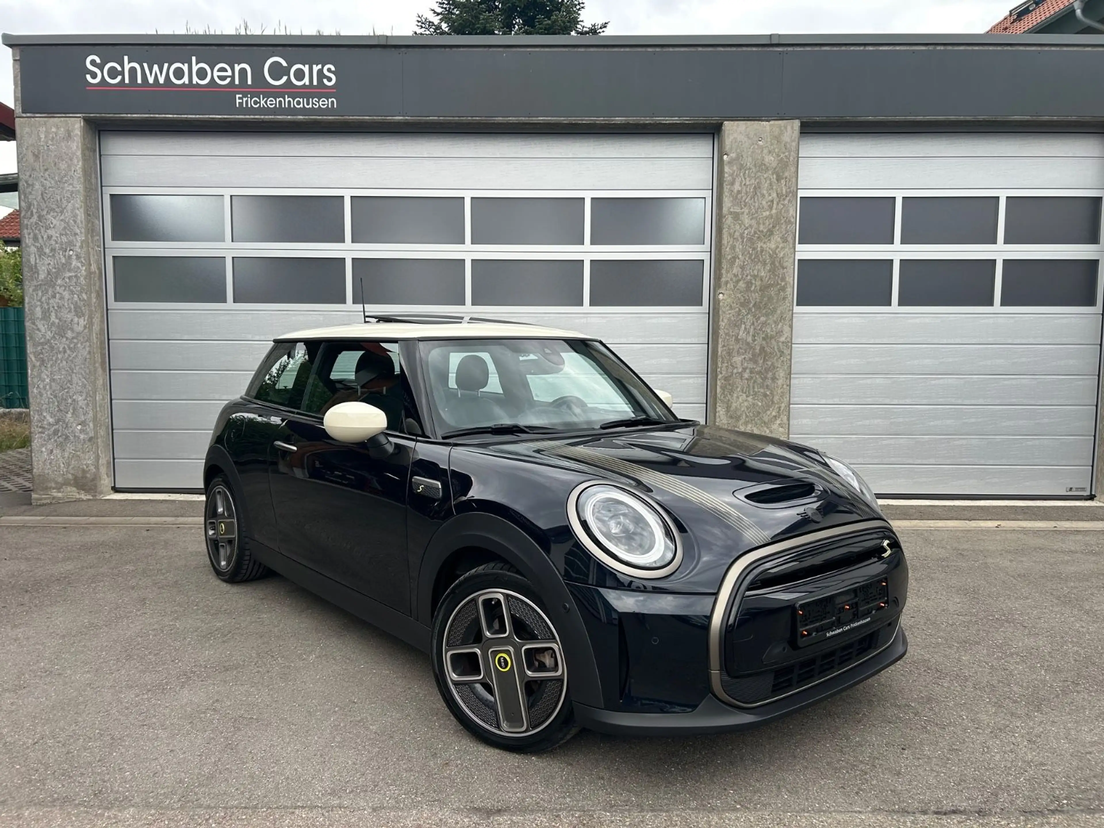MINI Cooper SE RESOLUTE EDITION Panorama HUD H&K PDC — photo 9
