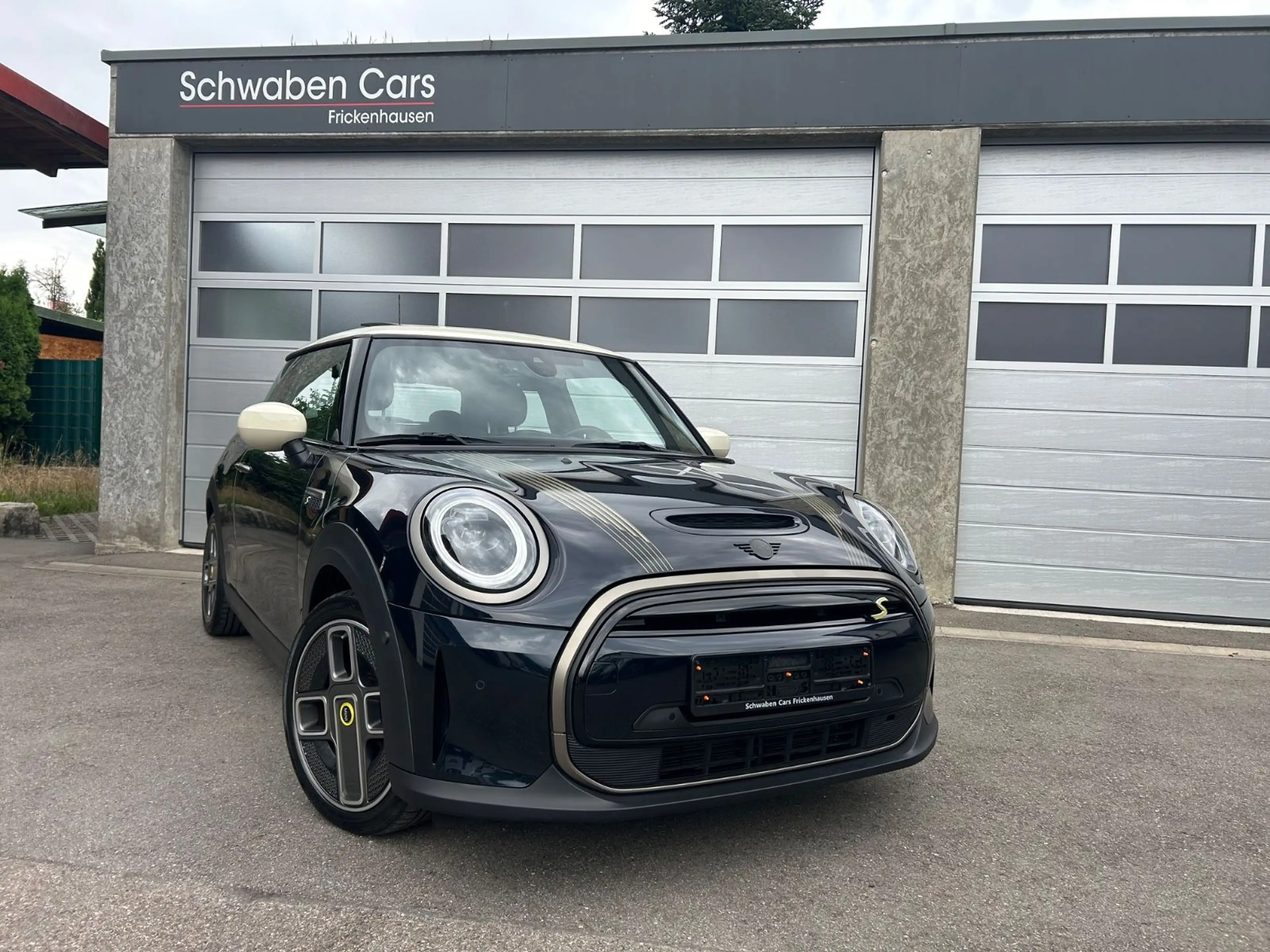 MINI Cooper SE RESOLUTE EDITION Panorama HUD H&K PDC — photo 12