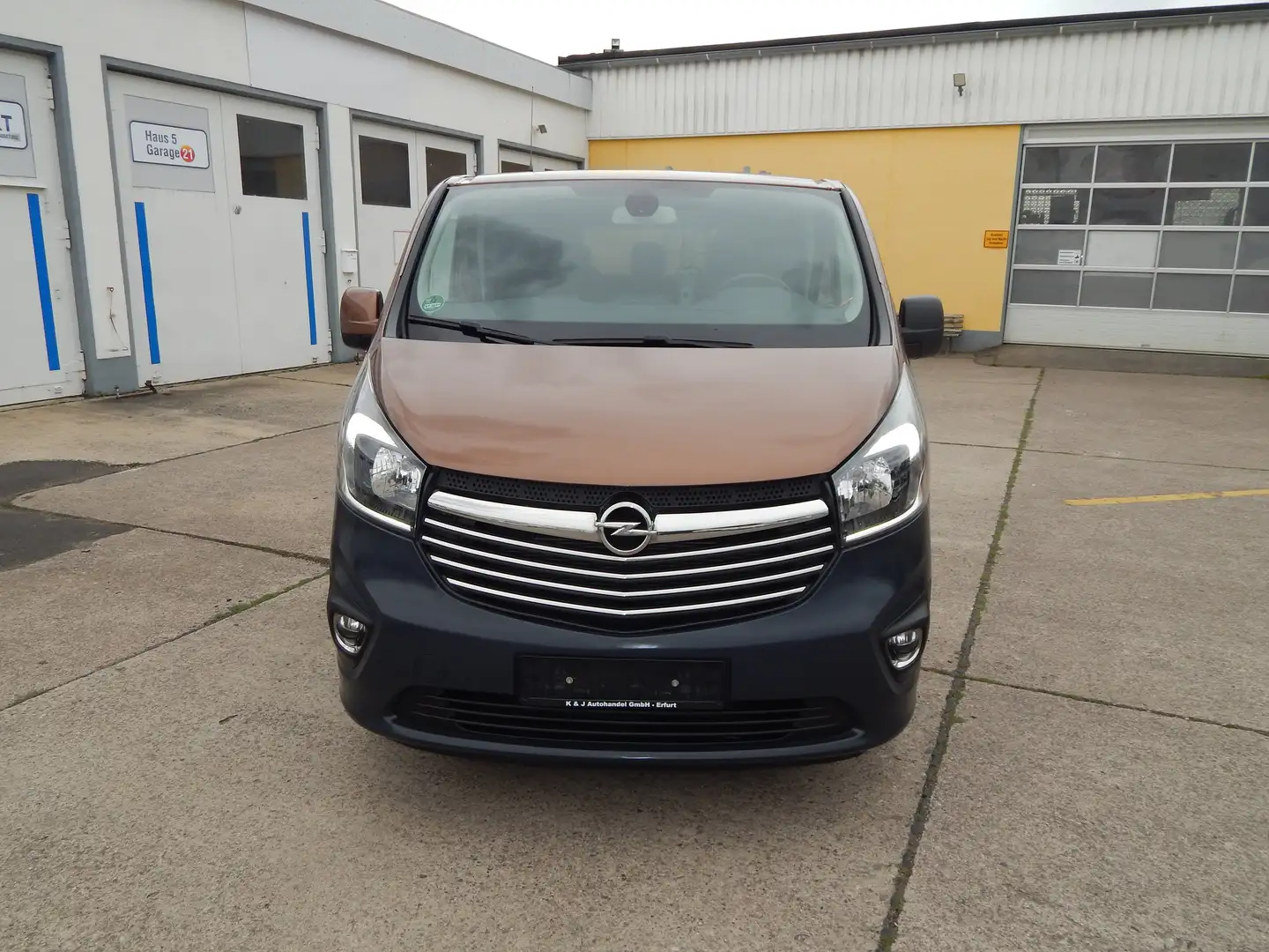 Opel Vivaro Combi+ L1H1  2,7t*TÜV-NEU*KLIMA*NAVI*PDC*KAMERA Brun - 2