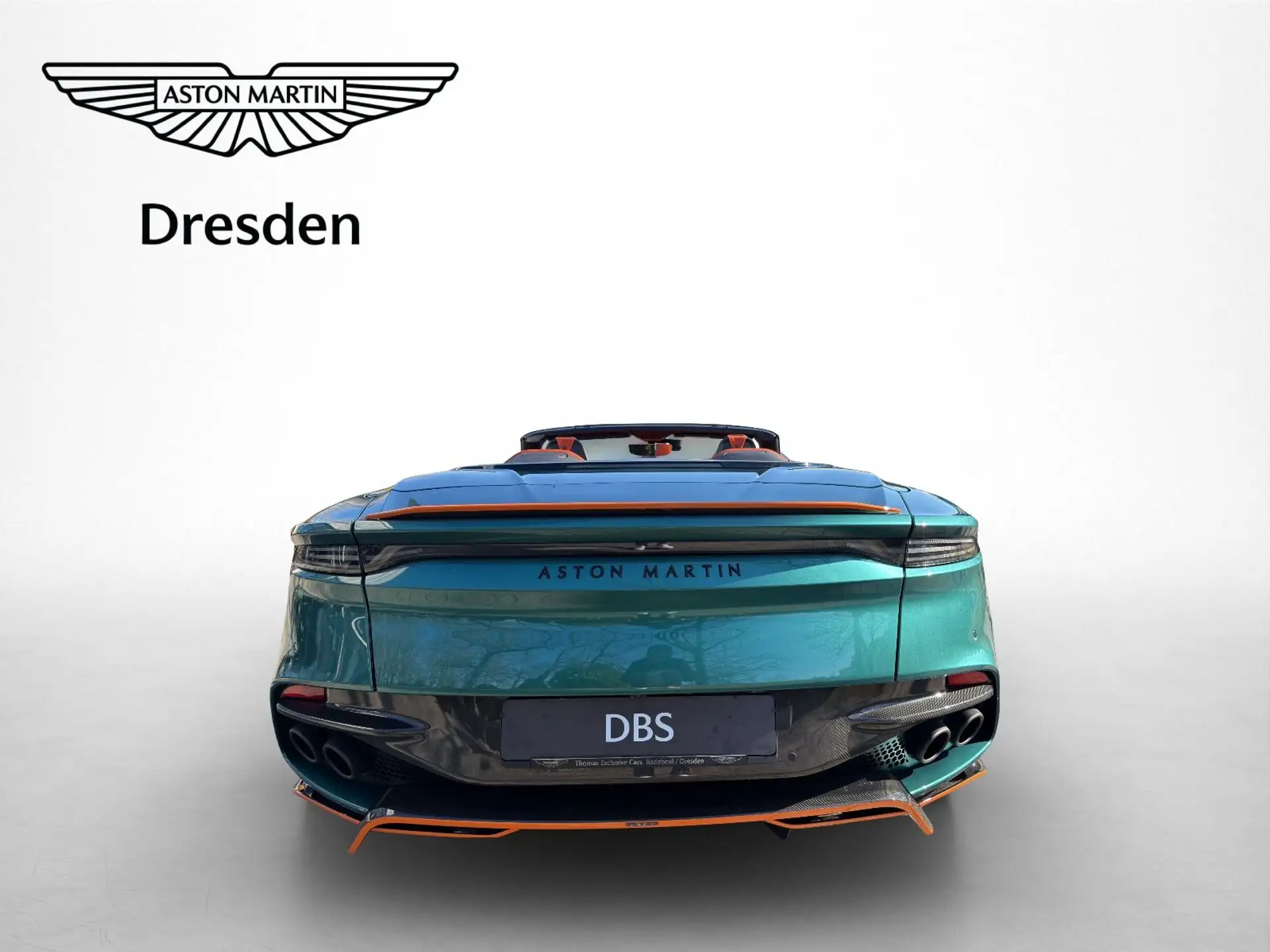 애스턴마틴 DBS Coupe 2024 청록 사진 5