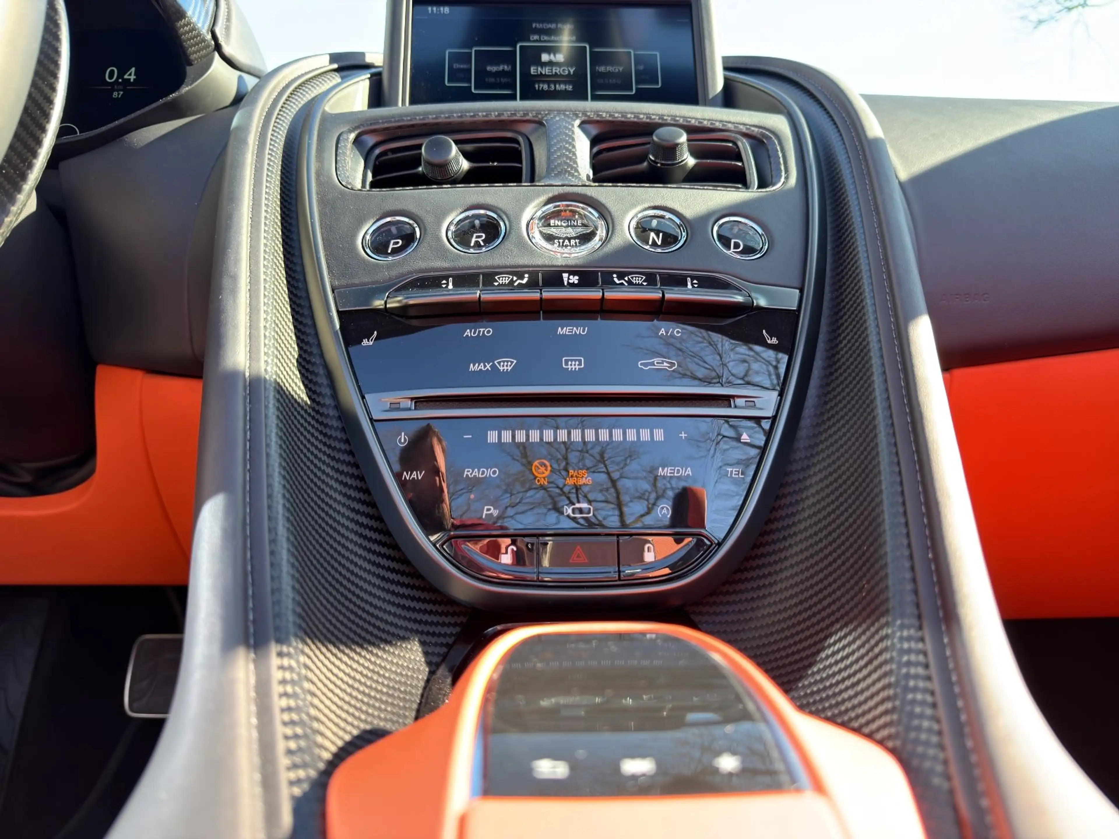 Aston Martin DBS 5.2 V12 Volante 770 Ultimate one of 199 — photo 15