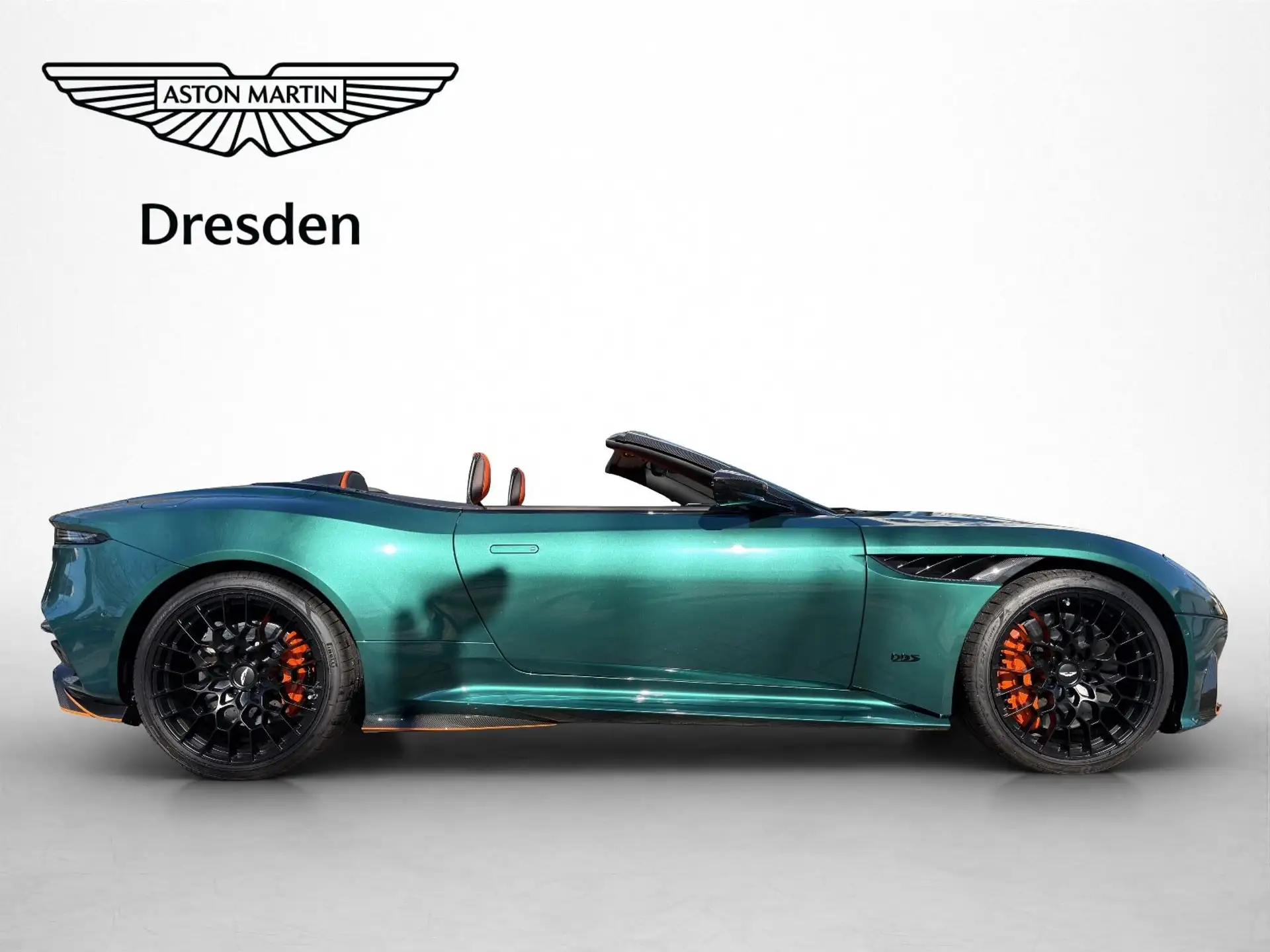 애스턴마틴 DBS Coupe 2024 청록 사진 7
