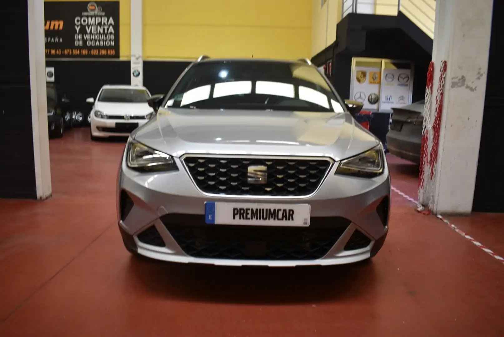 SEAT Arona 1.0 TSI S&S Xperience DSG7 XM 115 Gris - 2
