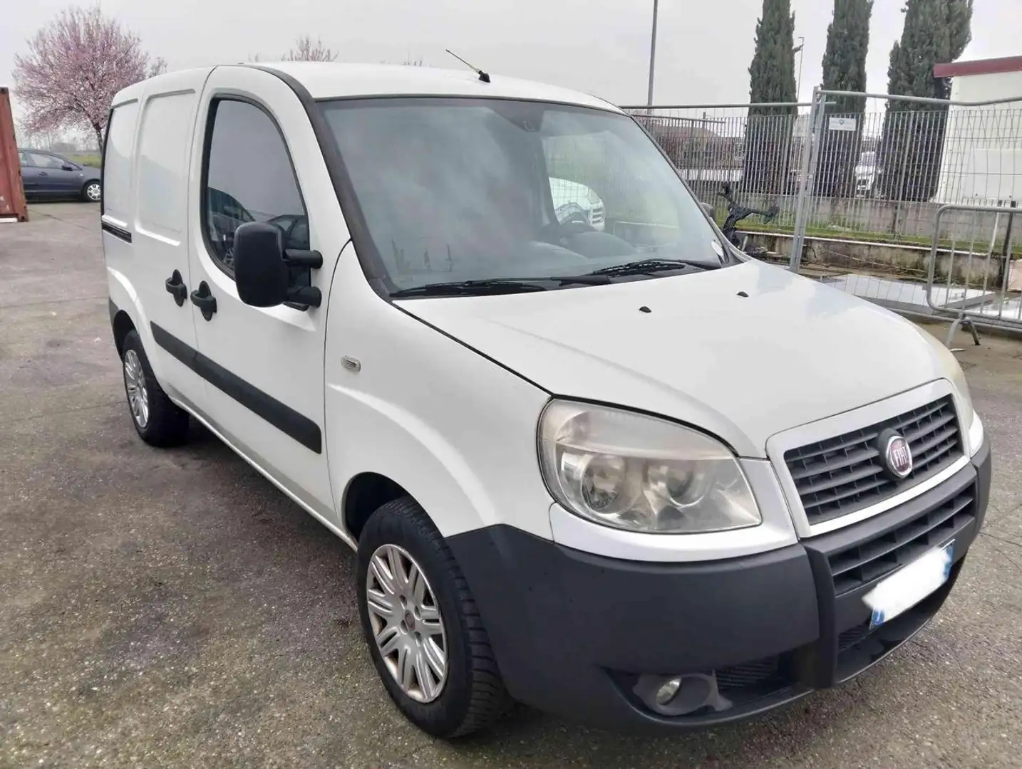 Fiat Doblo naturalpower. Weiß - 2
