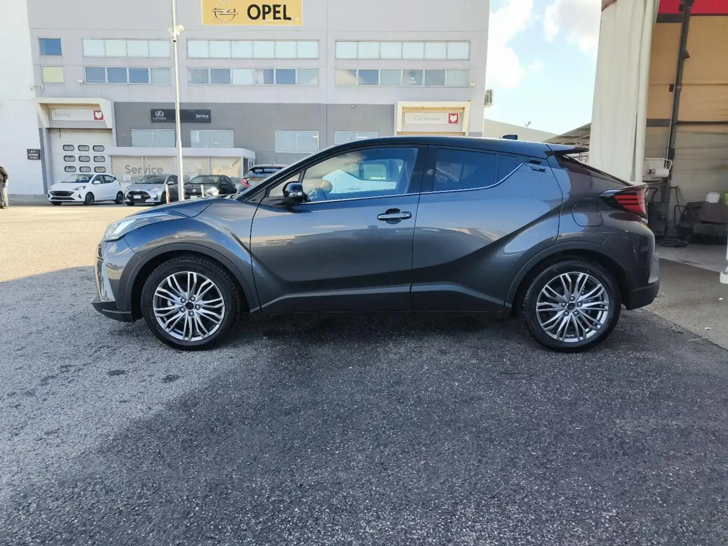Toyota C-HR 2.0 Hybrid E-CVT Lounge Grigio - 2