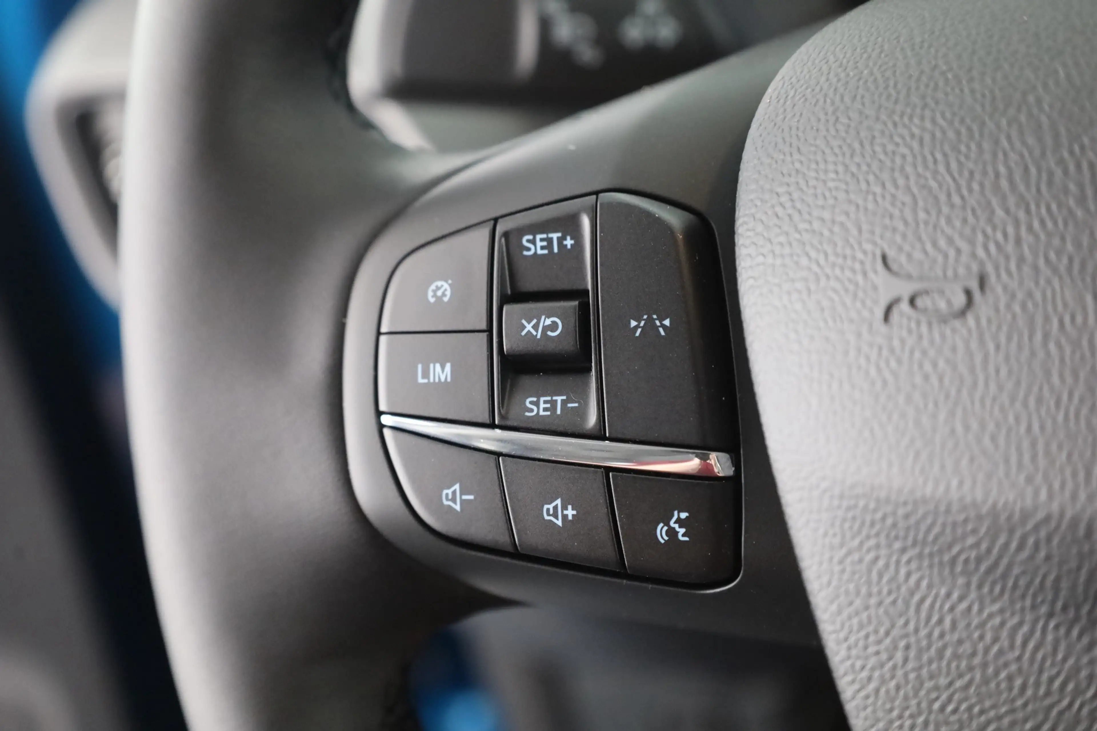 Ford Tourneo Courier Titanium 1.0 EB Aut. Kamera Tempom — photo 16