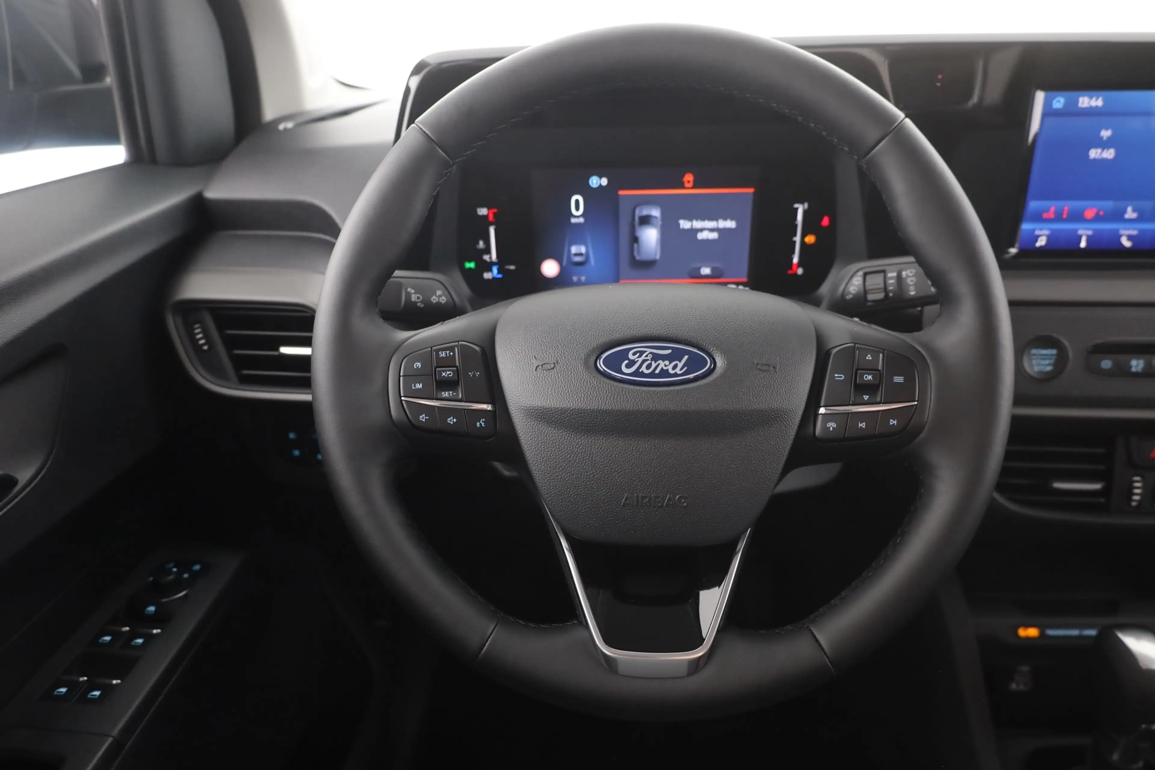 Ford Tourneo Courier Titanium 1.0 EB Aut. Kamera Tempom — photo 15
