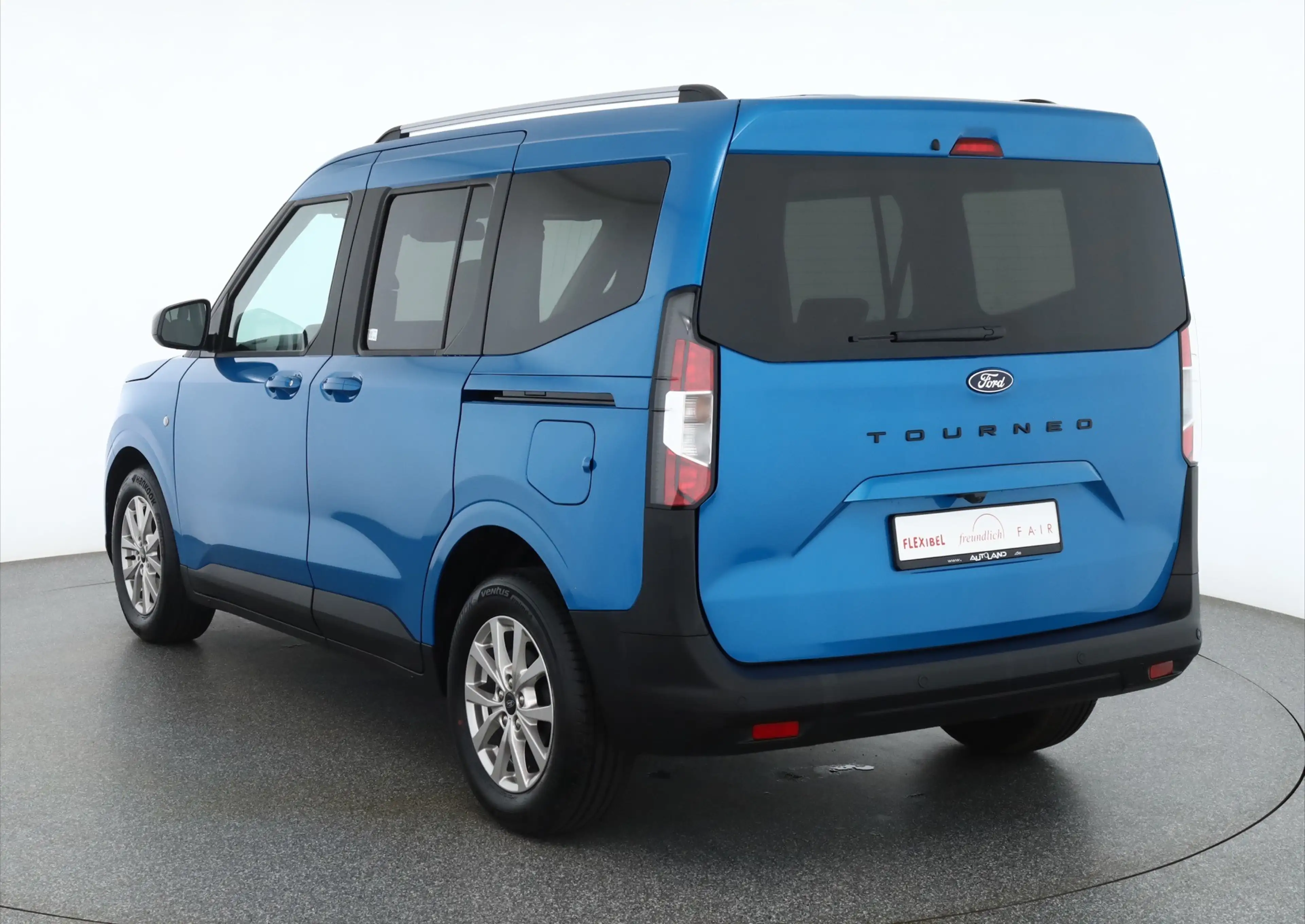 Ford Tourneo Courier Titanium 1.0 EB Aut. Kamera Tempom — photo 3