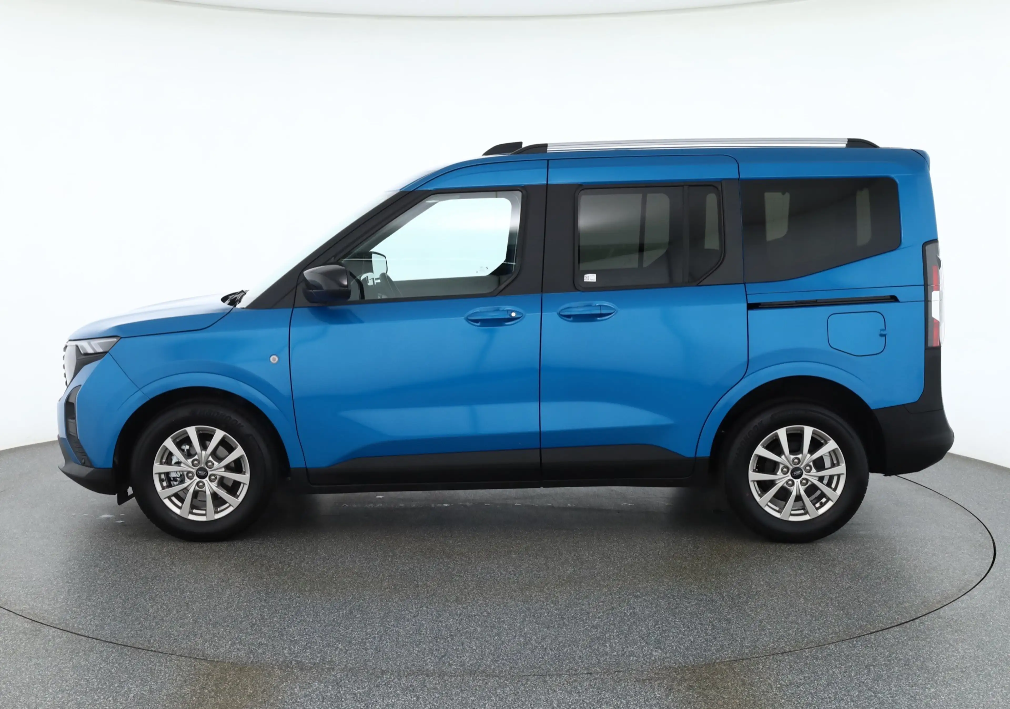 Ford Tourneo Courier Titanium 1.0 EB Aut. Kamera Tempom — photo 2