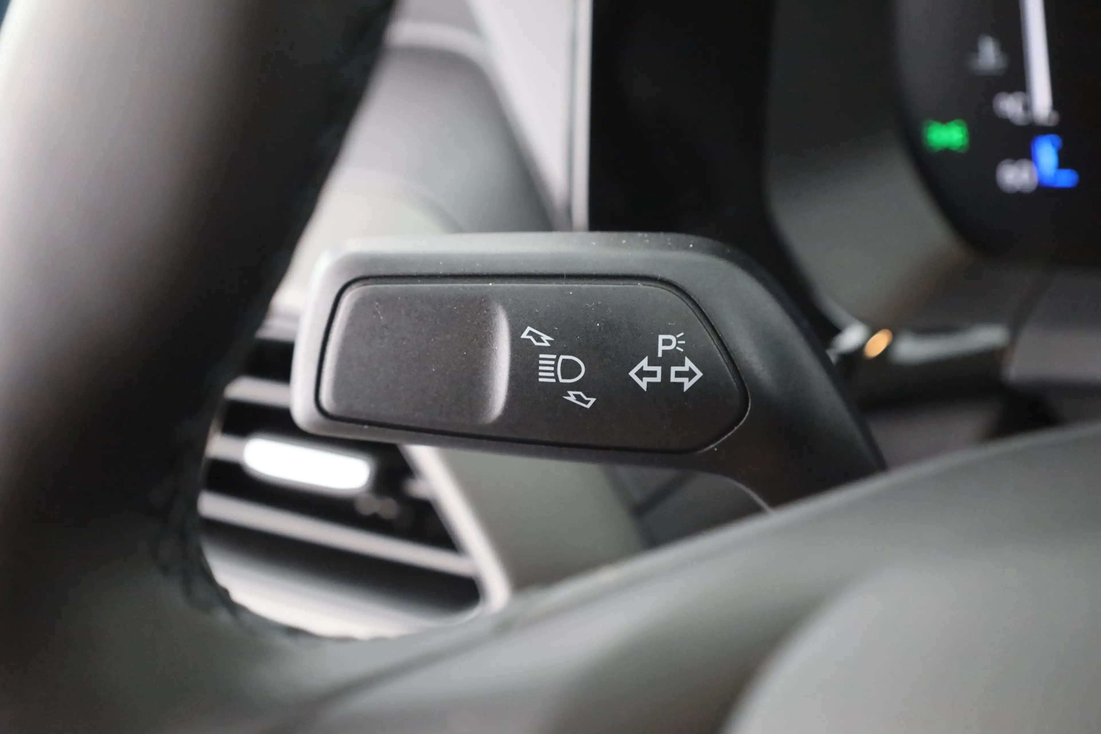 Ford Tourneo Courier Titanium 1.0 EB Aut. Kamera Tempom — photo 19