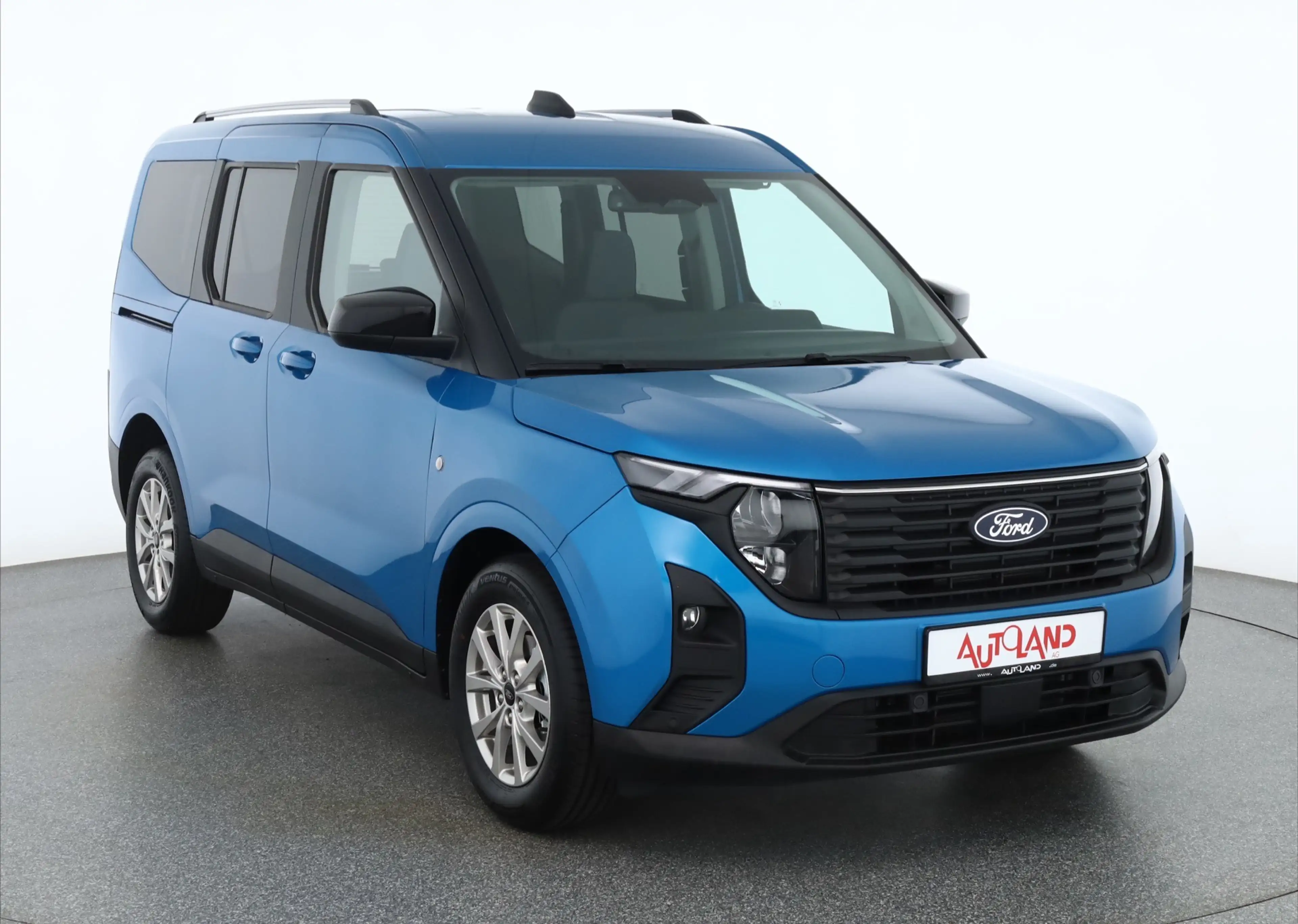 Ford Tourneo Courier Titanium 1.0 EB Aut. Kamera Tempom — photo 7