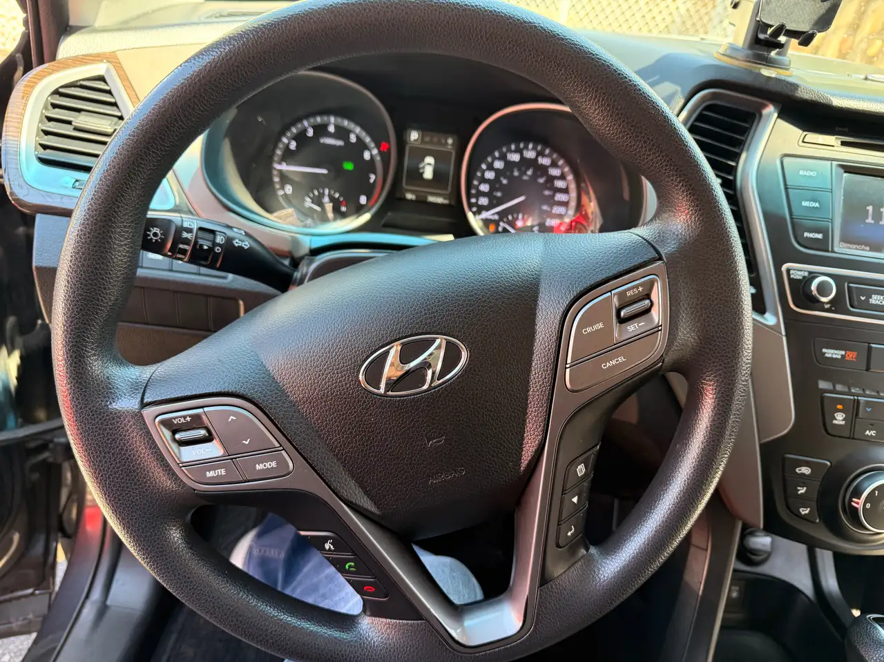 Hyundai SANTA FE снимка Hyundai SANTA FE