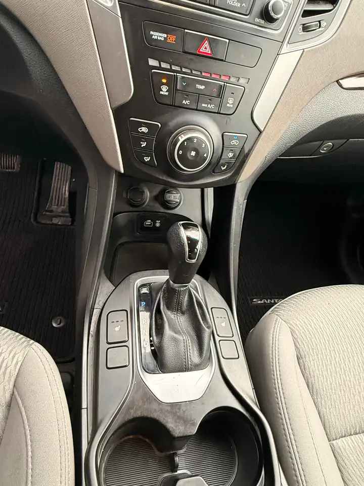 Hyundai SANTA FE снимка Hyundai SANTA FE