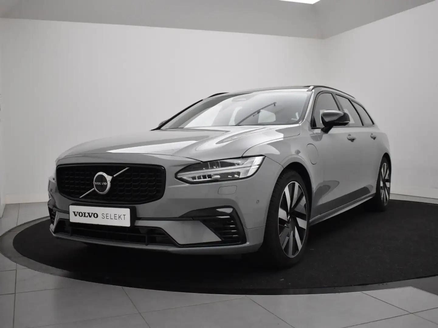 Volvo V90 T6 PLUG-IN HYBRID ULTRA DARK 360GR CAM TREKHAAK LE Grijs - 2