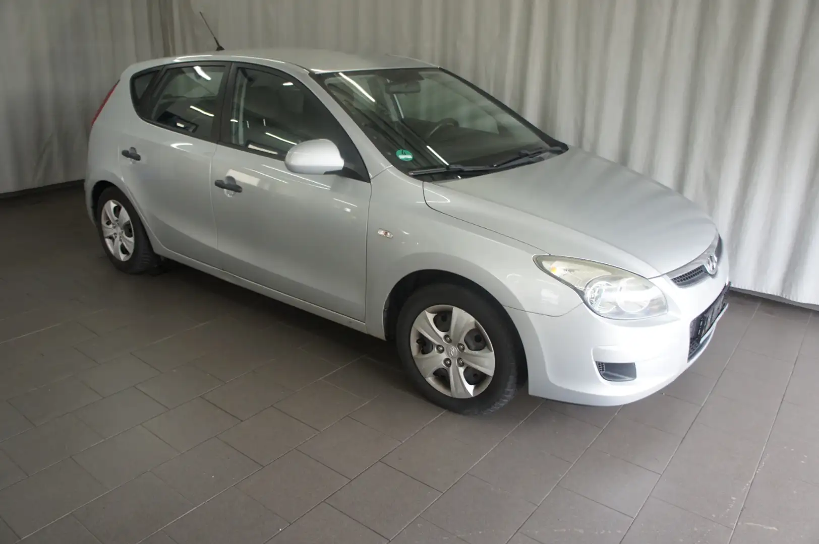 Hyundai #7 Silber - 1