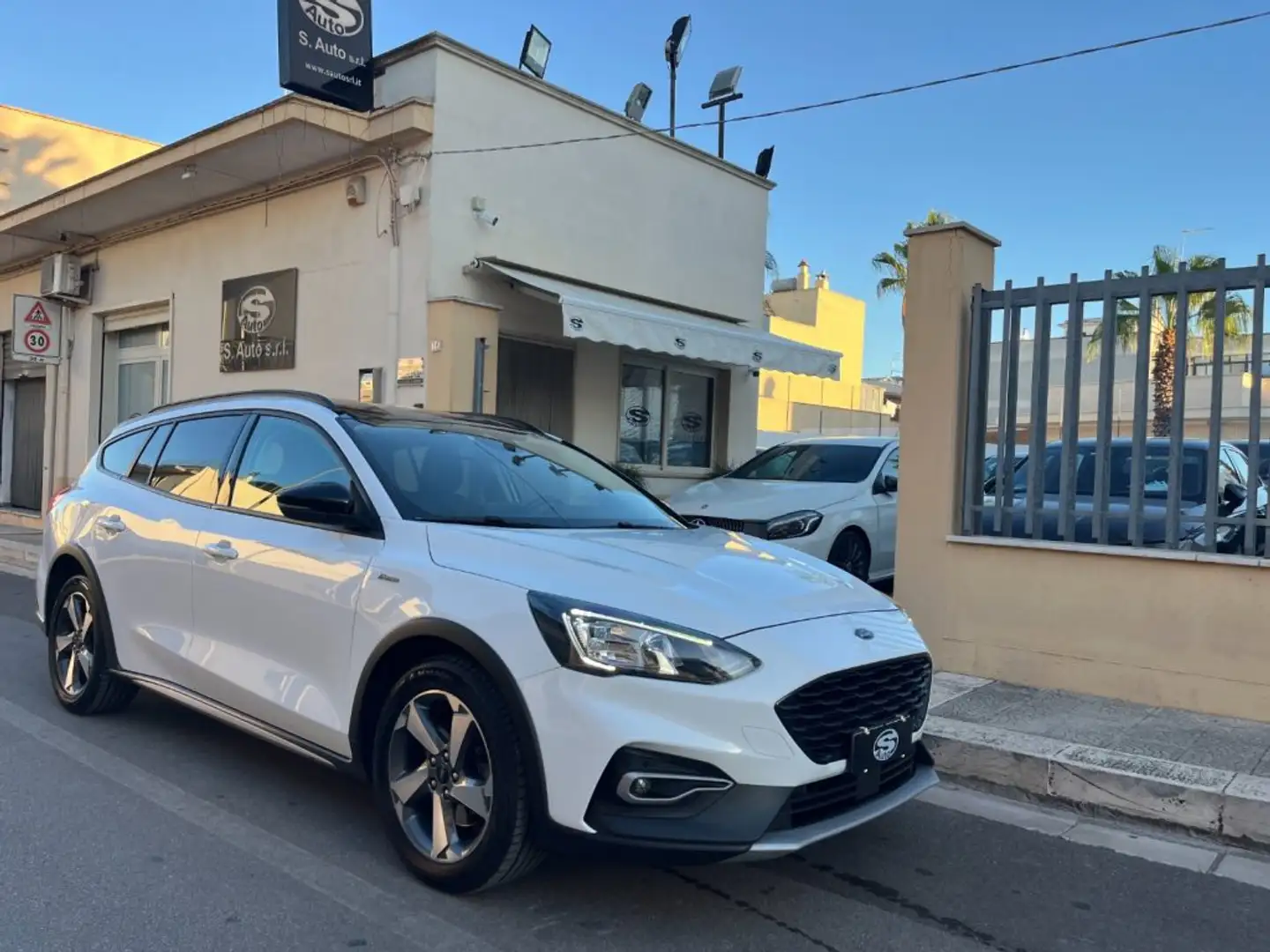 Ford Focus 1.5EcoBlue 120 Aut. SW Active Wit - 1