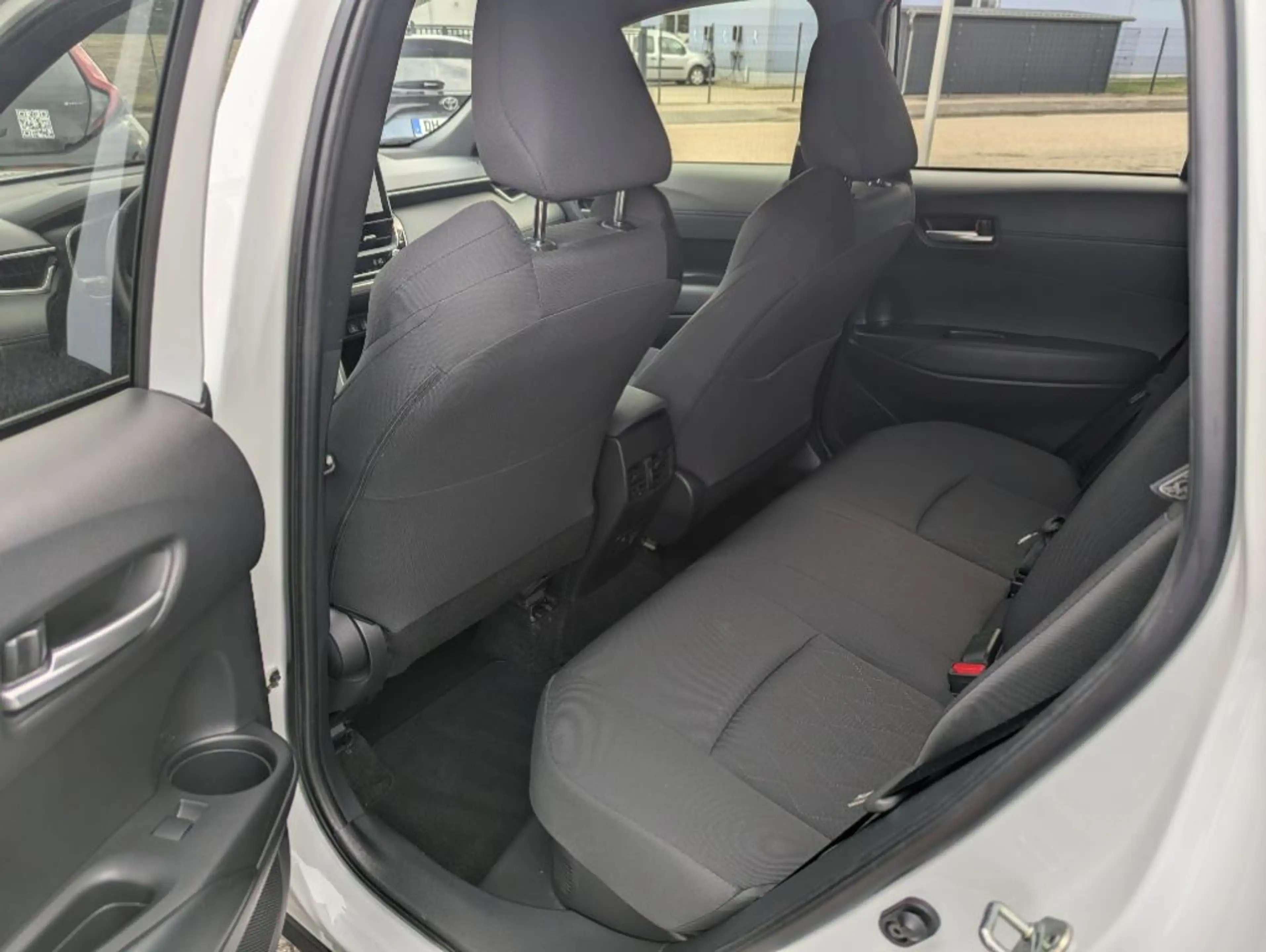 Toyota Corolla Cross Hybrid 2.0 VVT-i Team Deutschland Kamera — photo 15