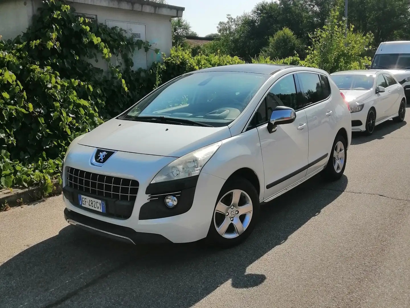 Peugeot 3008 1.6 HDi 110cv Euro5 Outdoor tetto panoramico Bianco - 1