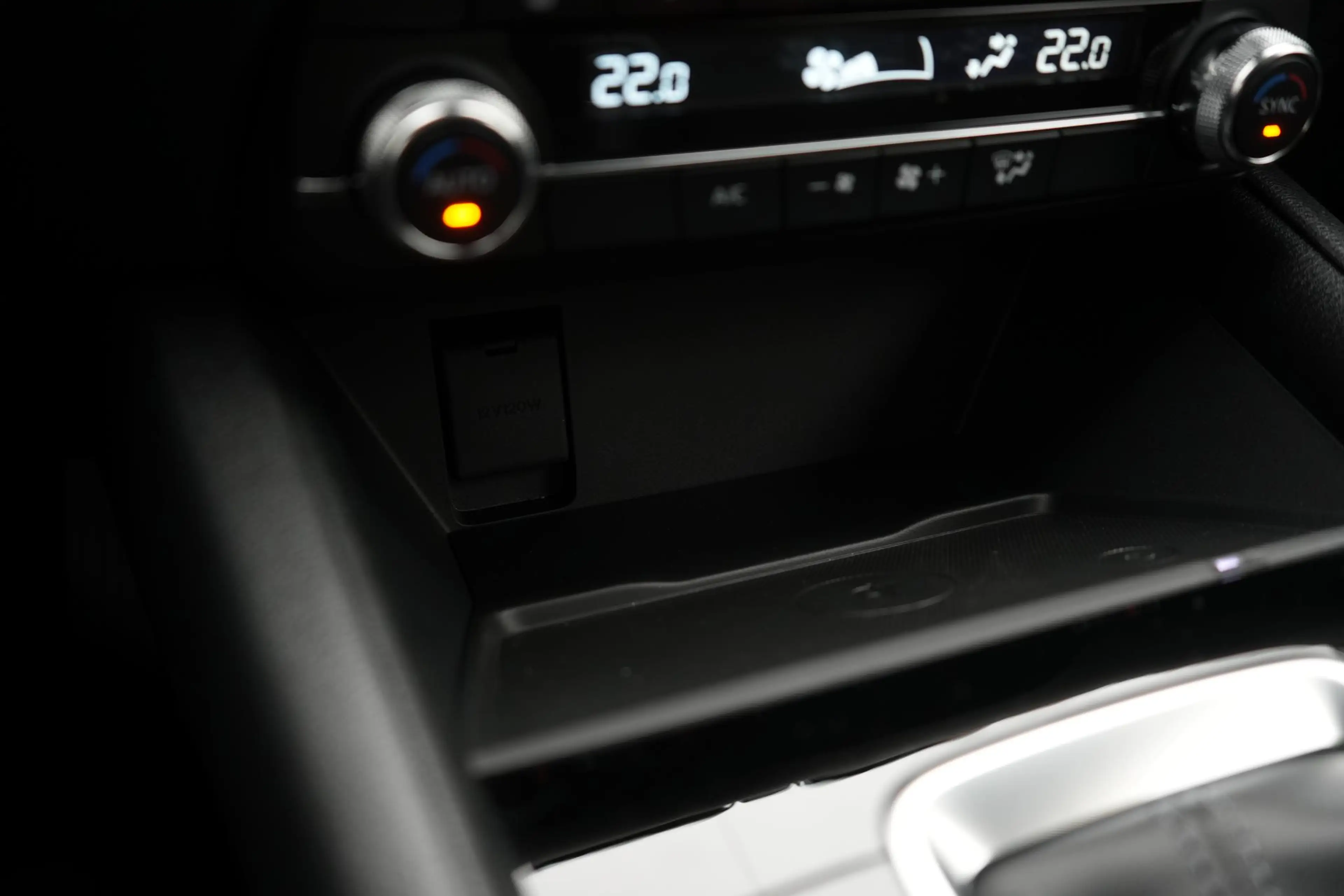 Mazda CX-5 2.0 e-SkyActiv-G Advantage automaat : dealer onder — photo 44