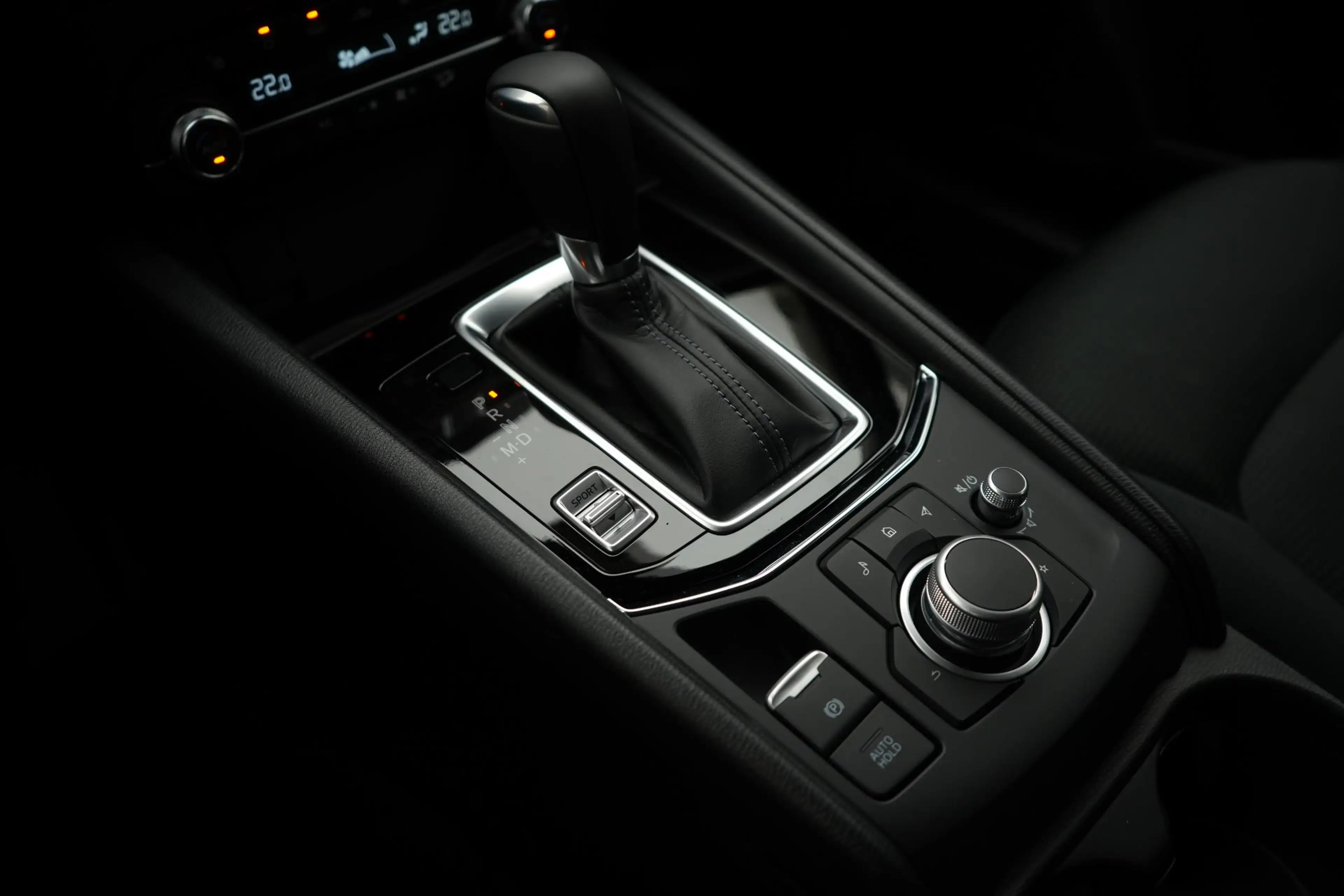 Mazda CX-5 2.0 e-SkyActiv-G Advantage automaat : dealer onder — photo 45