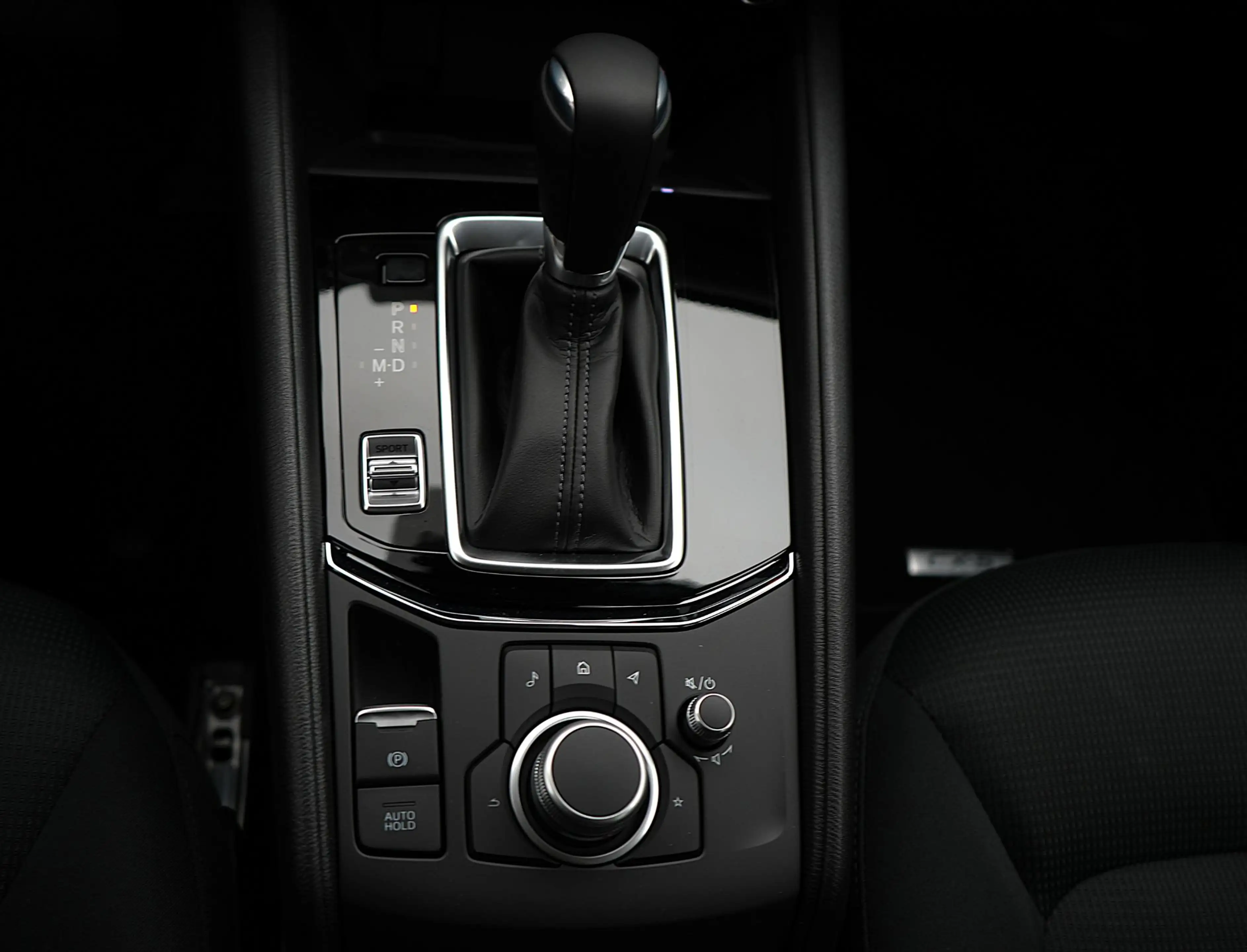 Mazda CX-5 2.0 e-SkyActiv-G Advantage automaat : dealer onder — photo 46