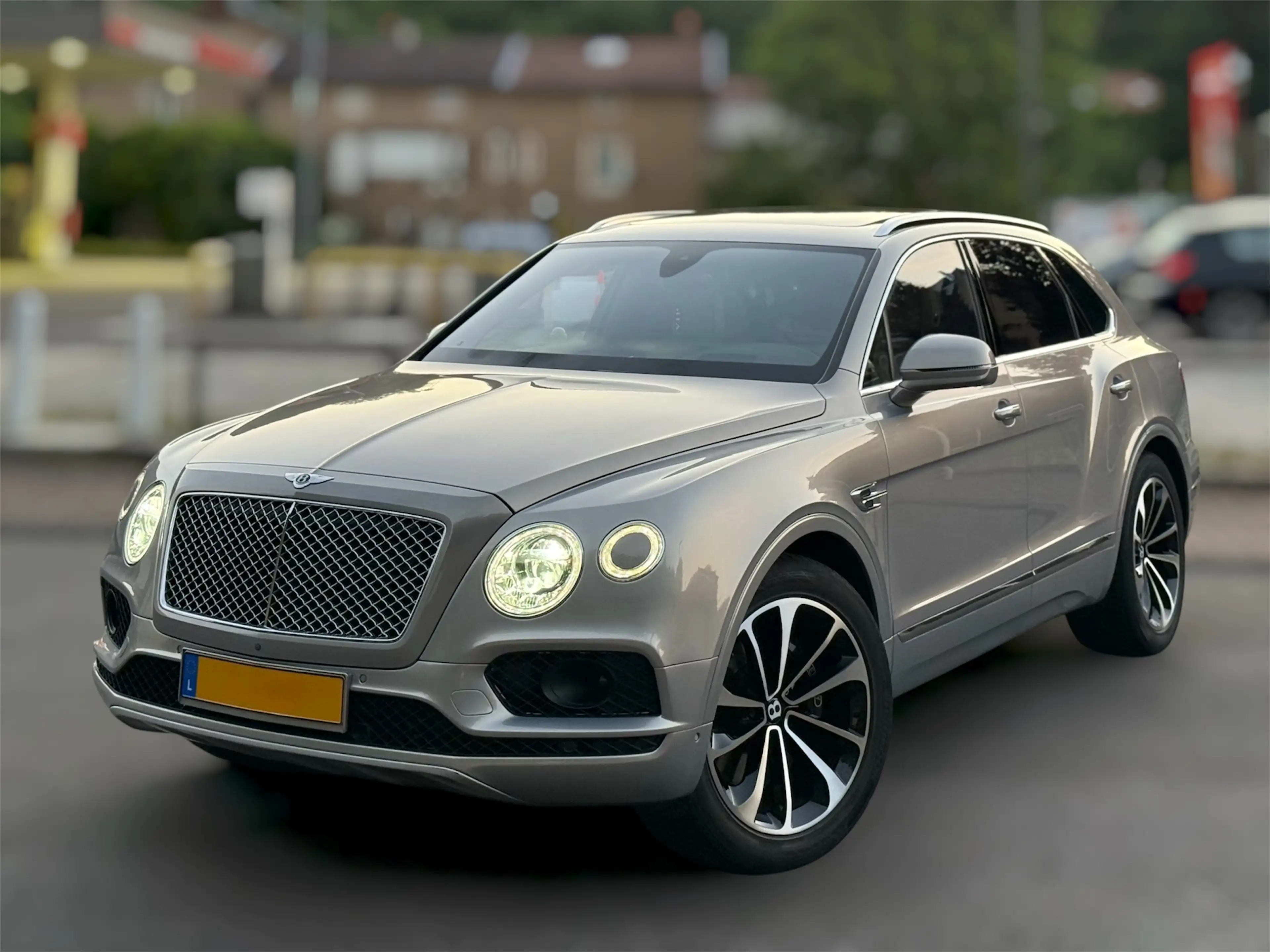 Bentley Bentayga 6.0 W12 608CH / Massage / Night Vision / Acc /Full — photo 4