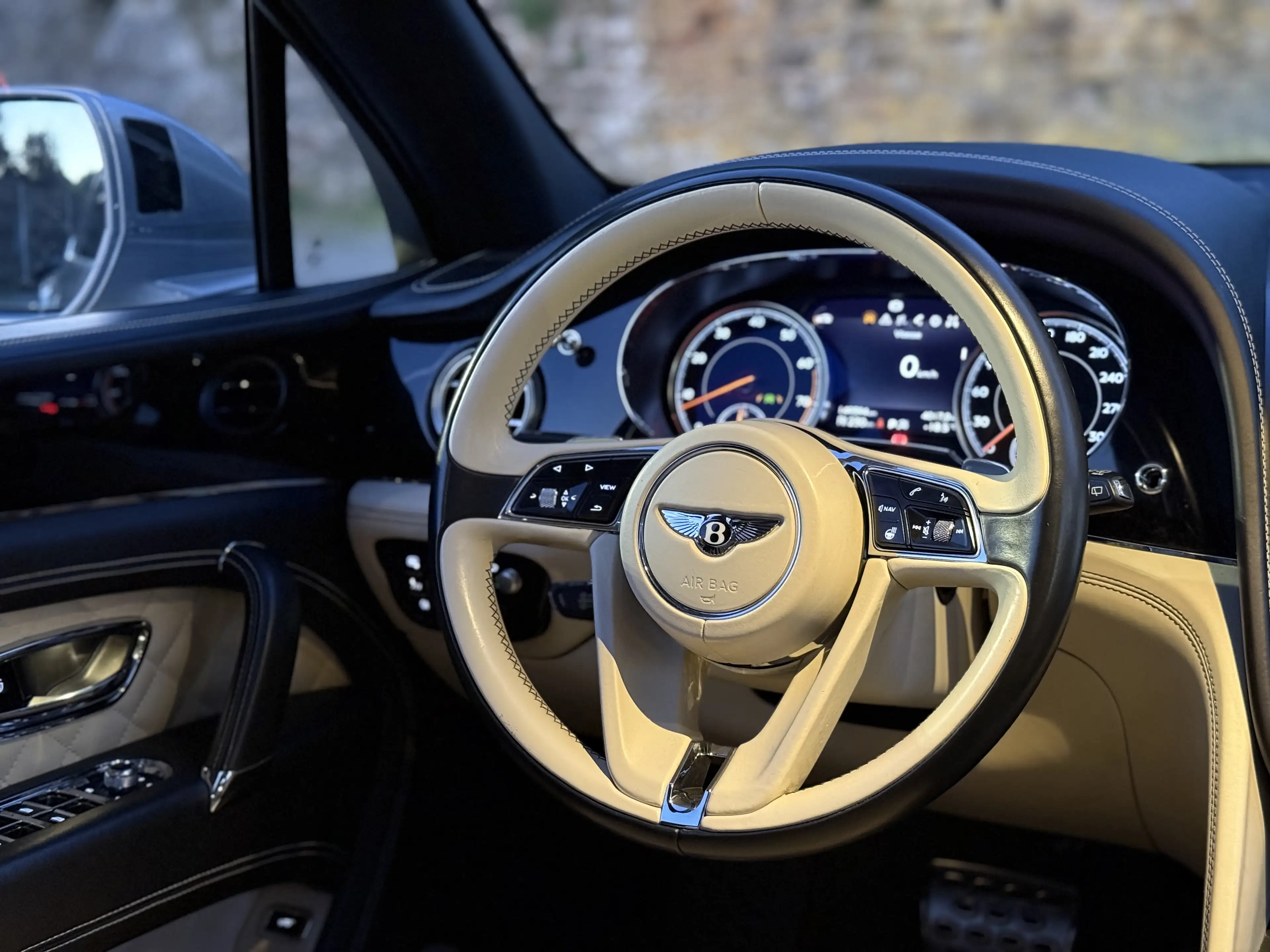 Bentley Bentayga 6.0 W12 608CH / Massage / Night Vision / Acc /Full — photo 10