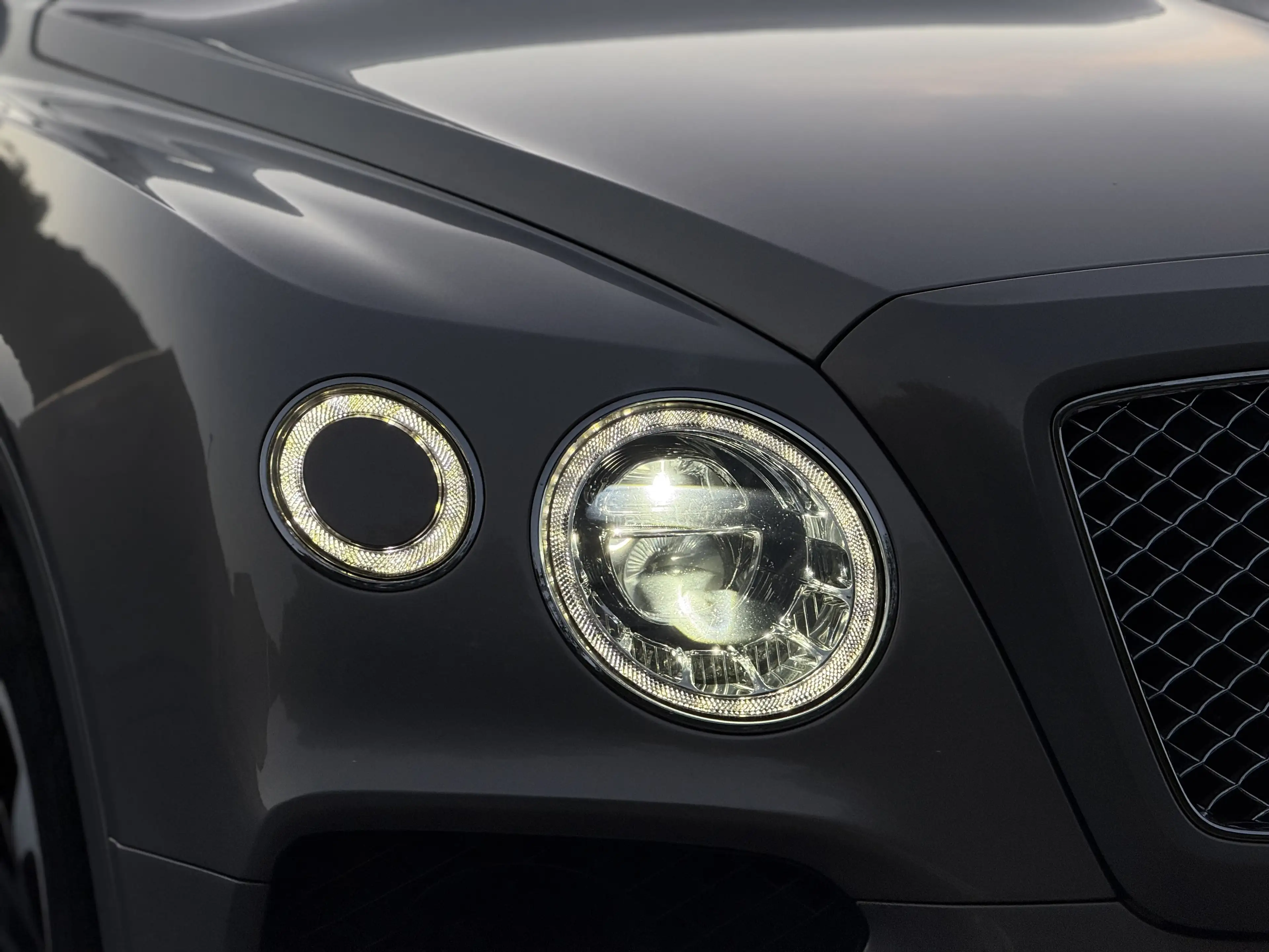 Bentley Bentayga 6.0 W12 608CH / Massage / Night Vision / Acc /Full — photo 2