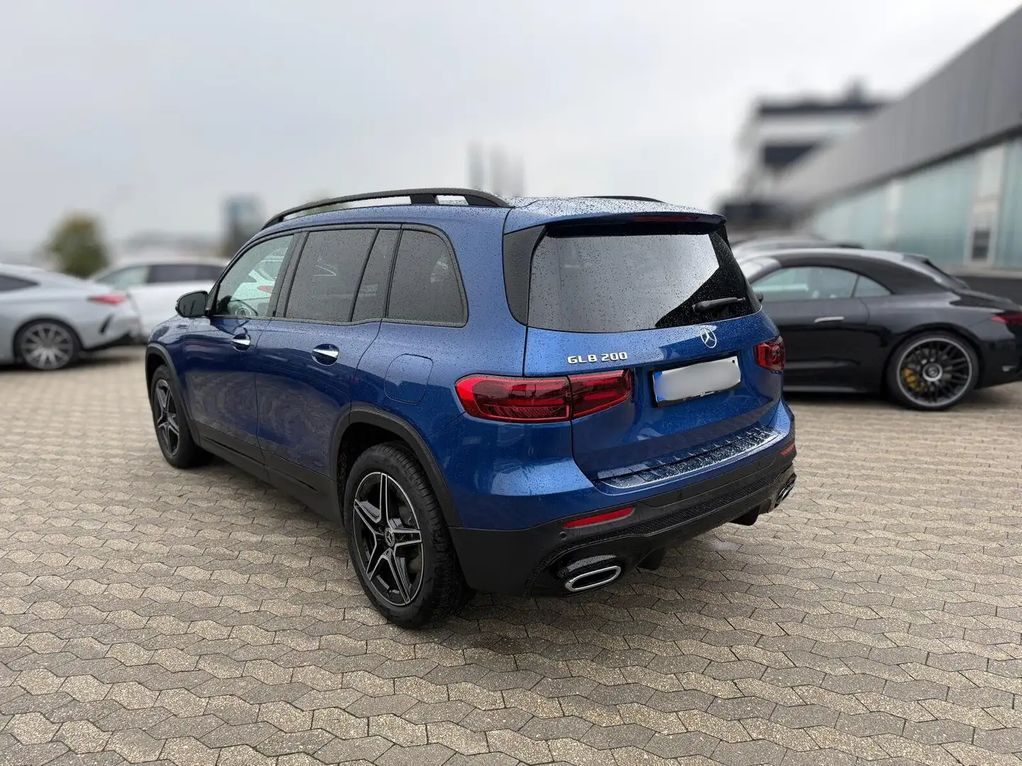 Mercedes-Benz GLB 200 AMG Night AHK/Tot/7Sitz/DAB/eleHeck/Ambi Schwarz - 2