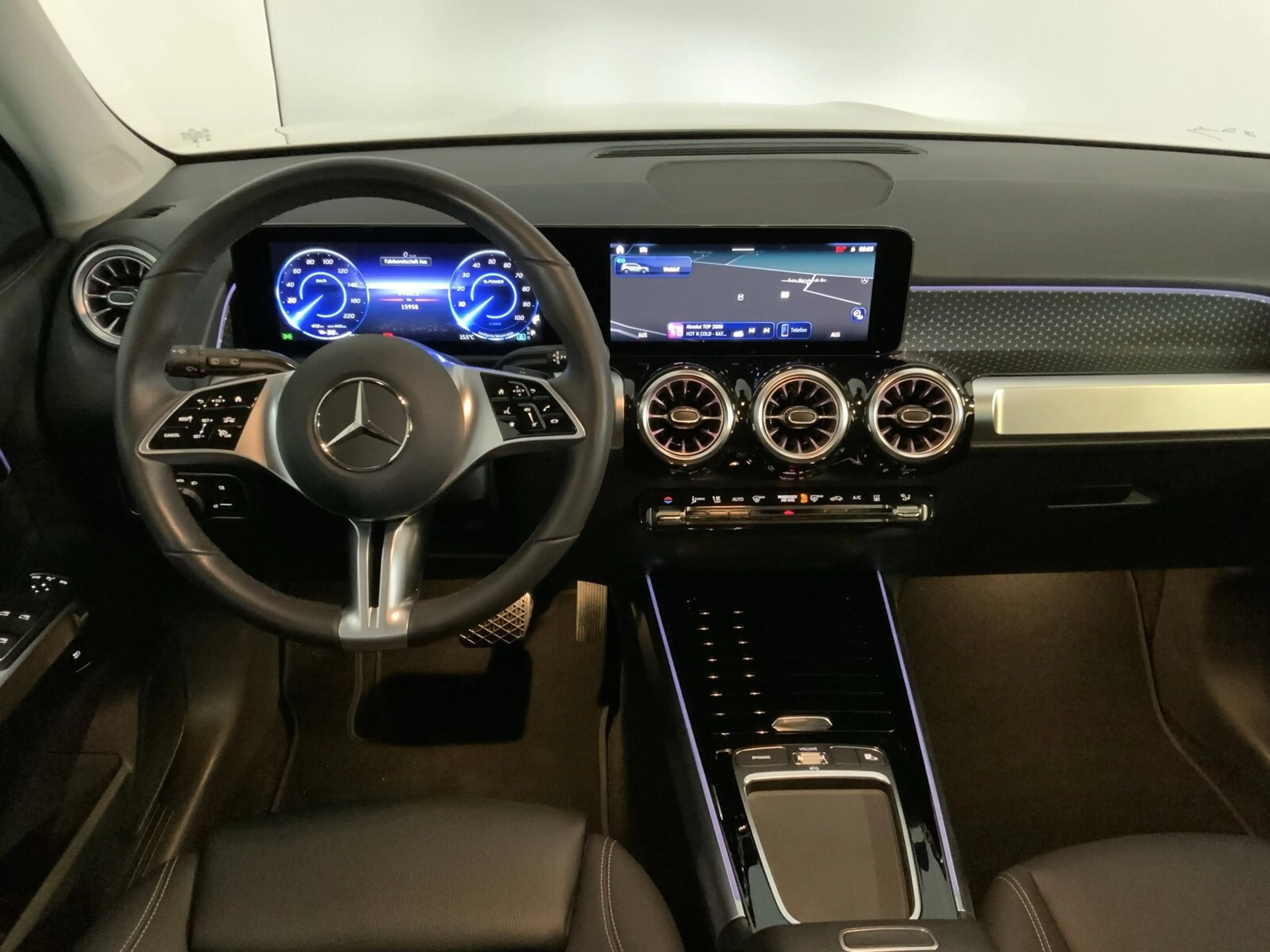 Mercedes-Benz EQB 300 EQB 300 4M Progr. Distro LED RüCam AHK Ambiente — photo 9