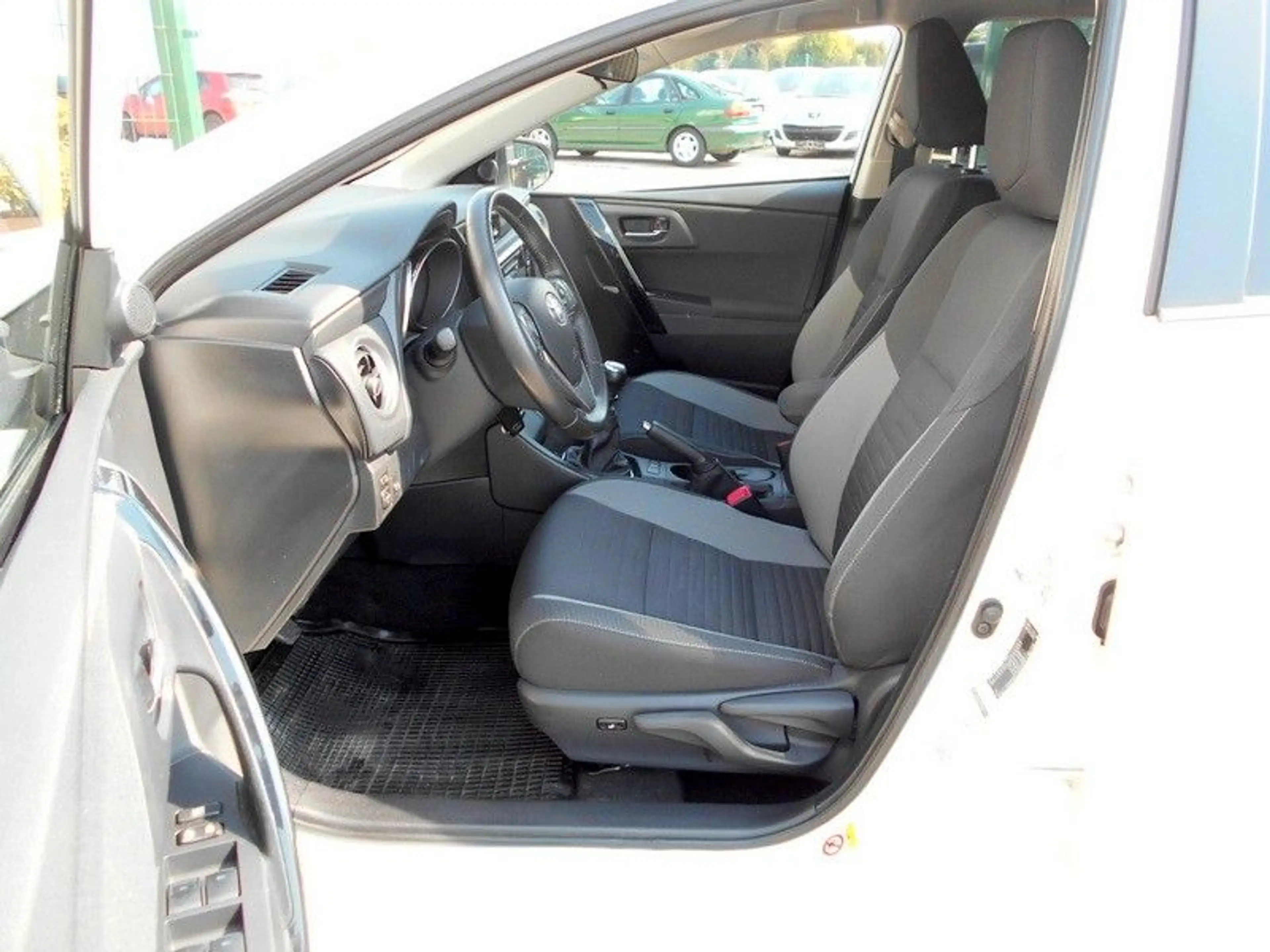 Toyota Auris Touring Sports Life+ KLIMA/KAMERA/PDC — photo 8