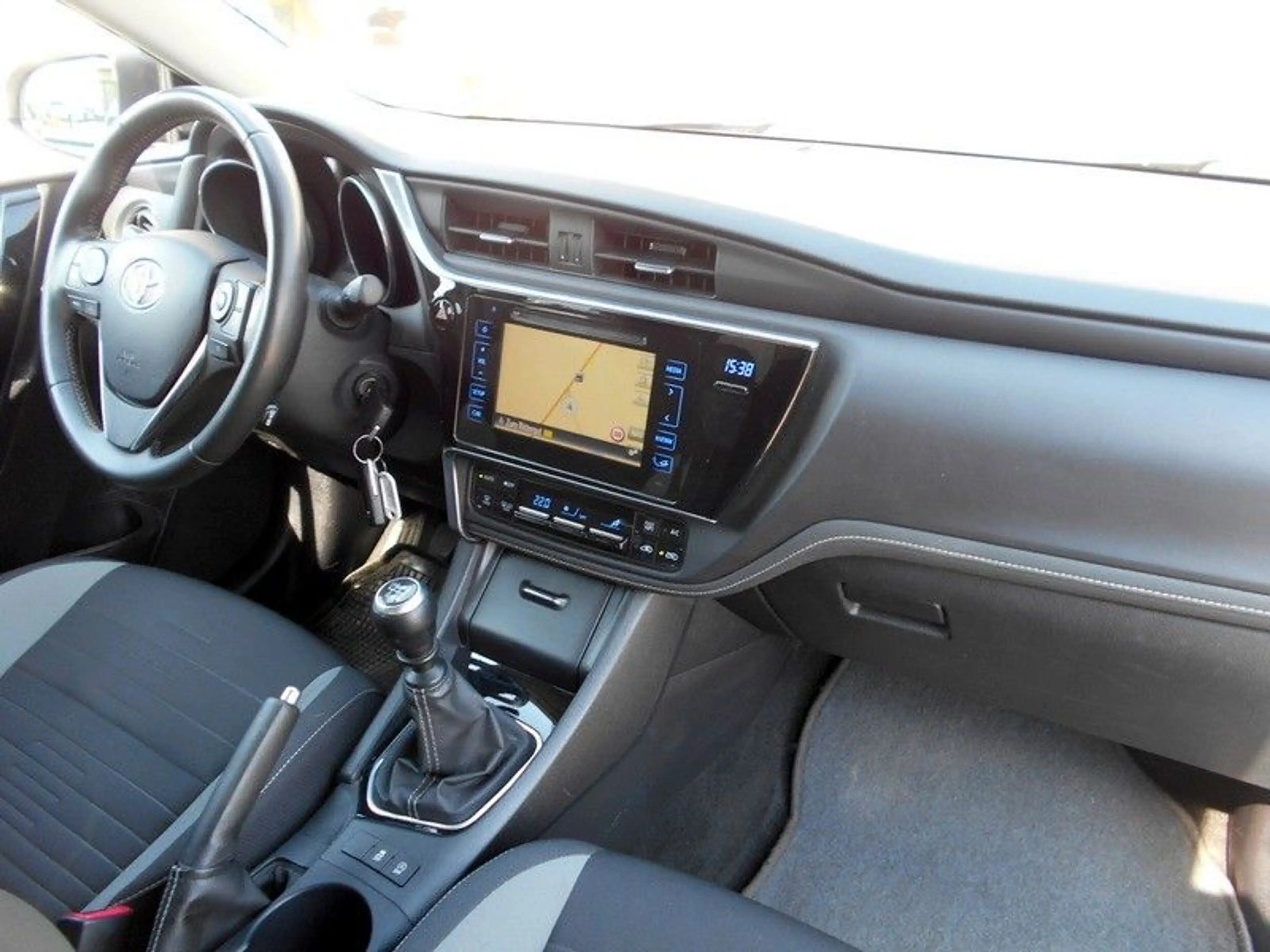 Toyota Auris Touring Sports Life+ KLIMA/KAMERA/PDC — photo 6