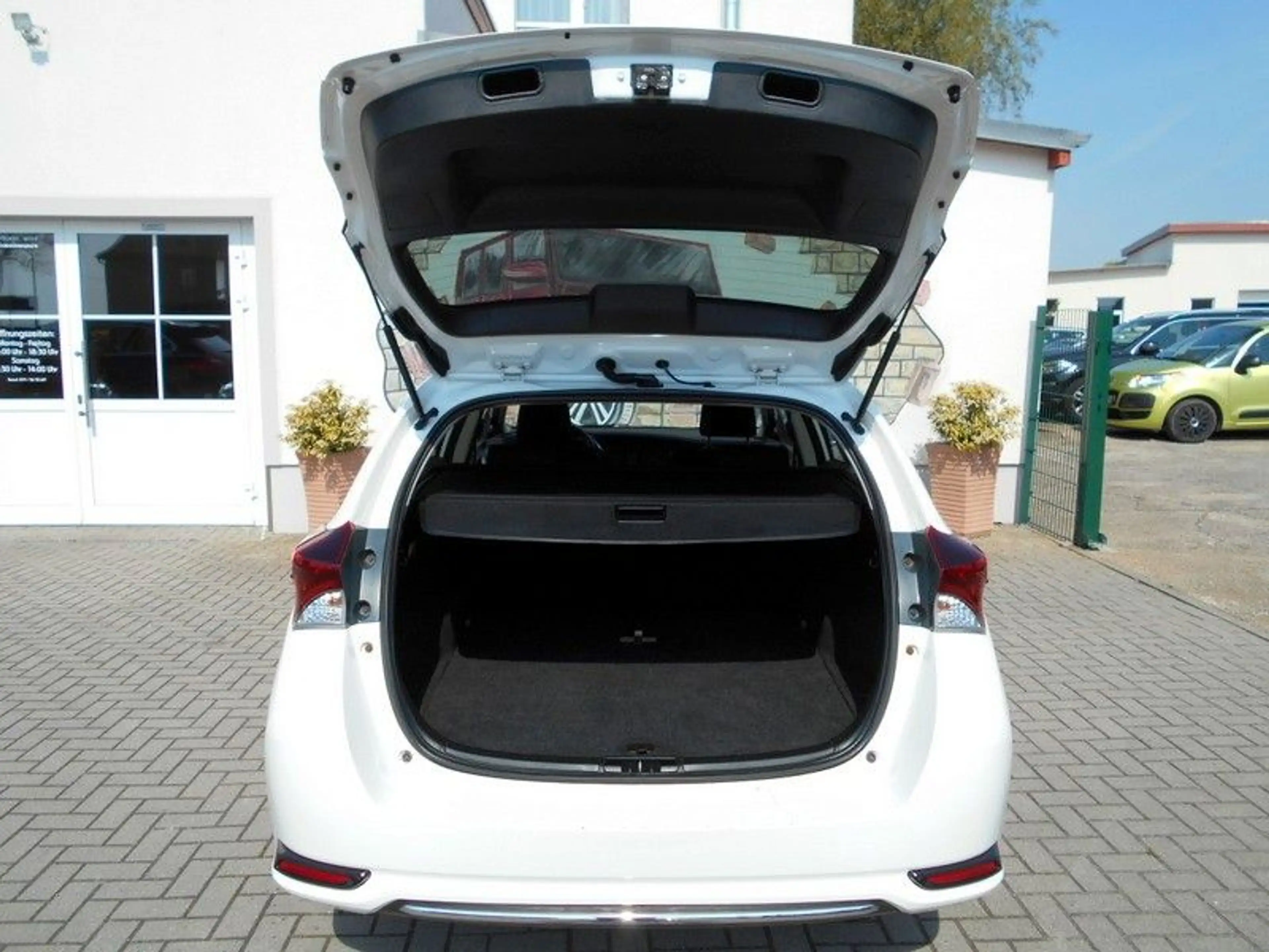 Toyota Auris Touring Sports Life+ KLIMA/KAMERA/PDC — photo 11