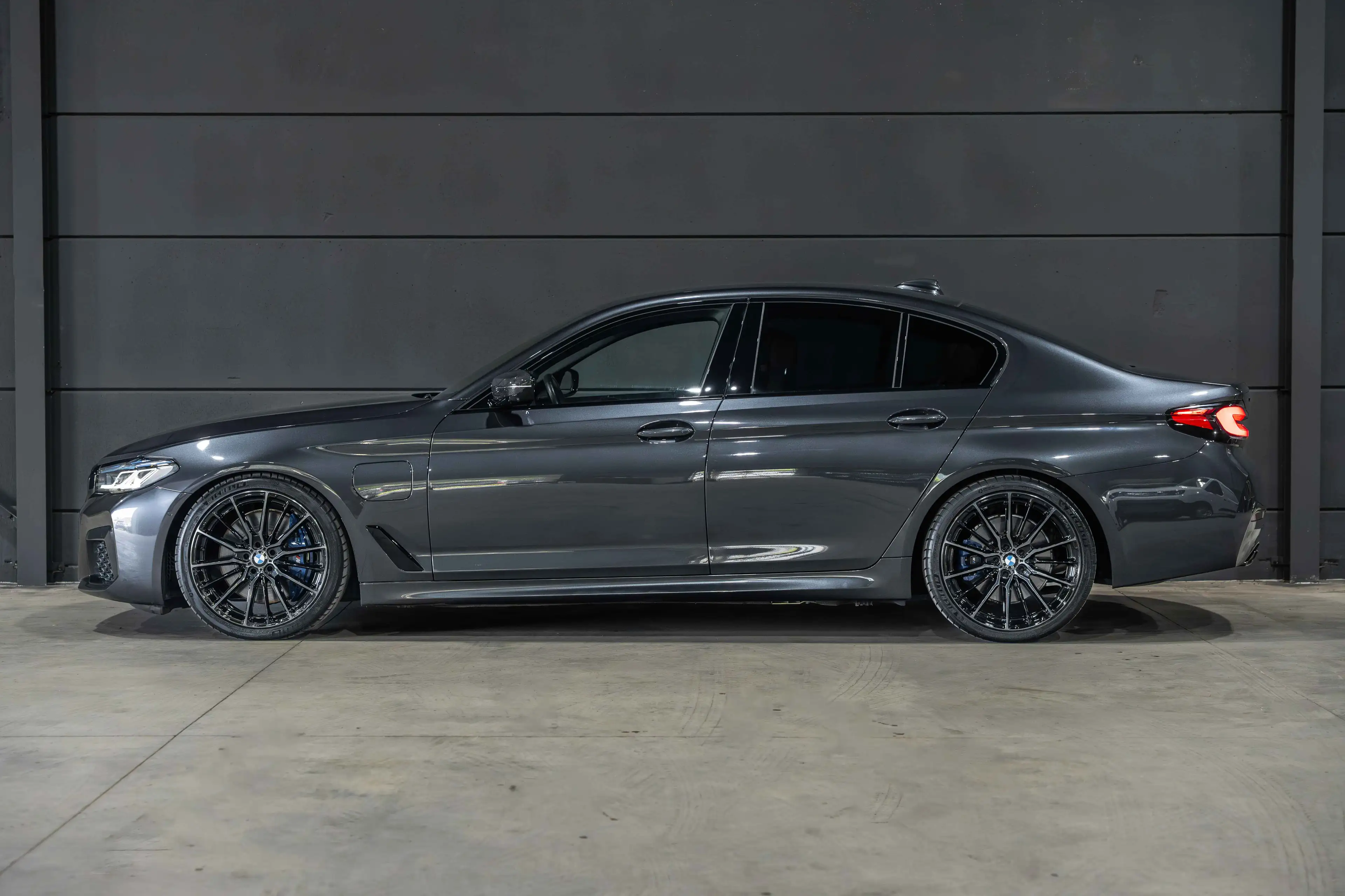 BMW 545 M PACK*LED*SOFTCLOSE*HARMAN/KARDON*CONCAVER WHEELS* — photo 3
