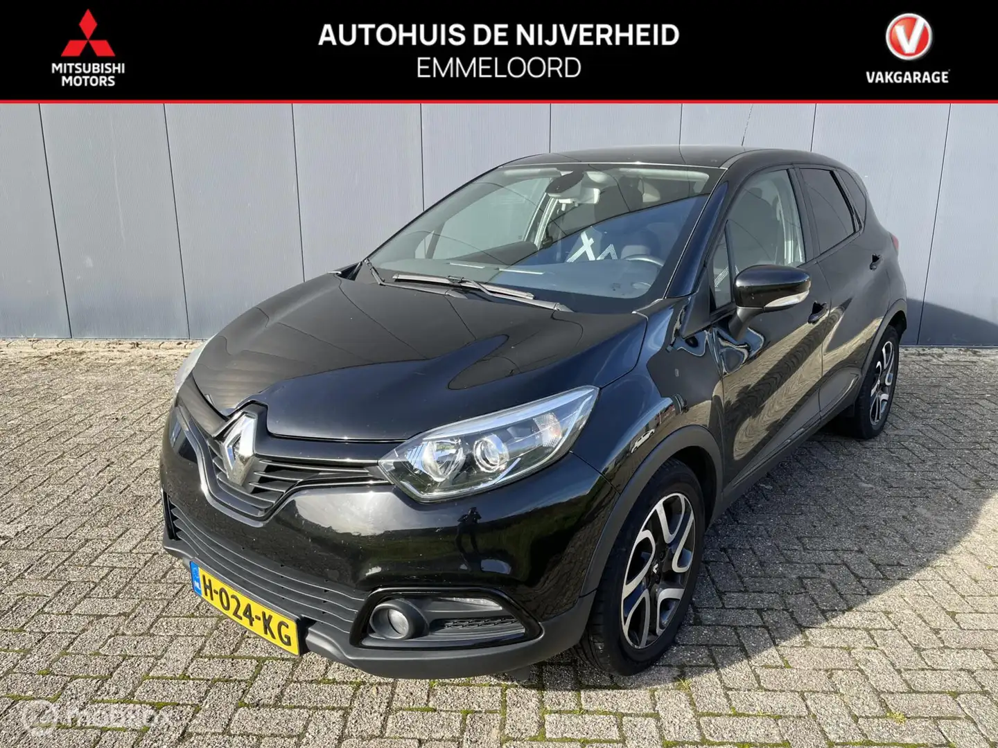 Renault Captur 1.2 TCe Dynamique automaat Zwart - 1