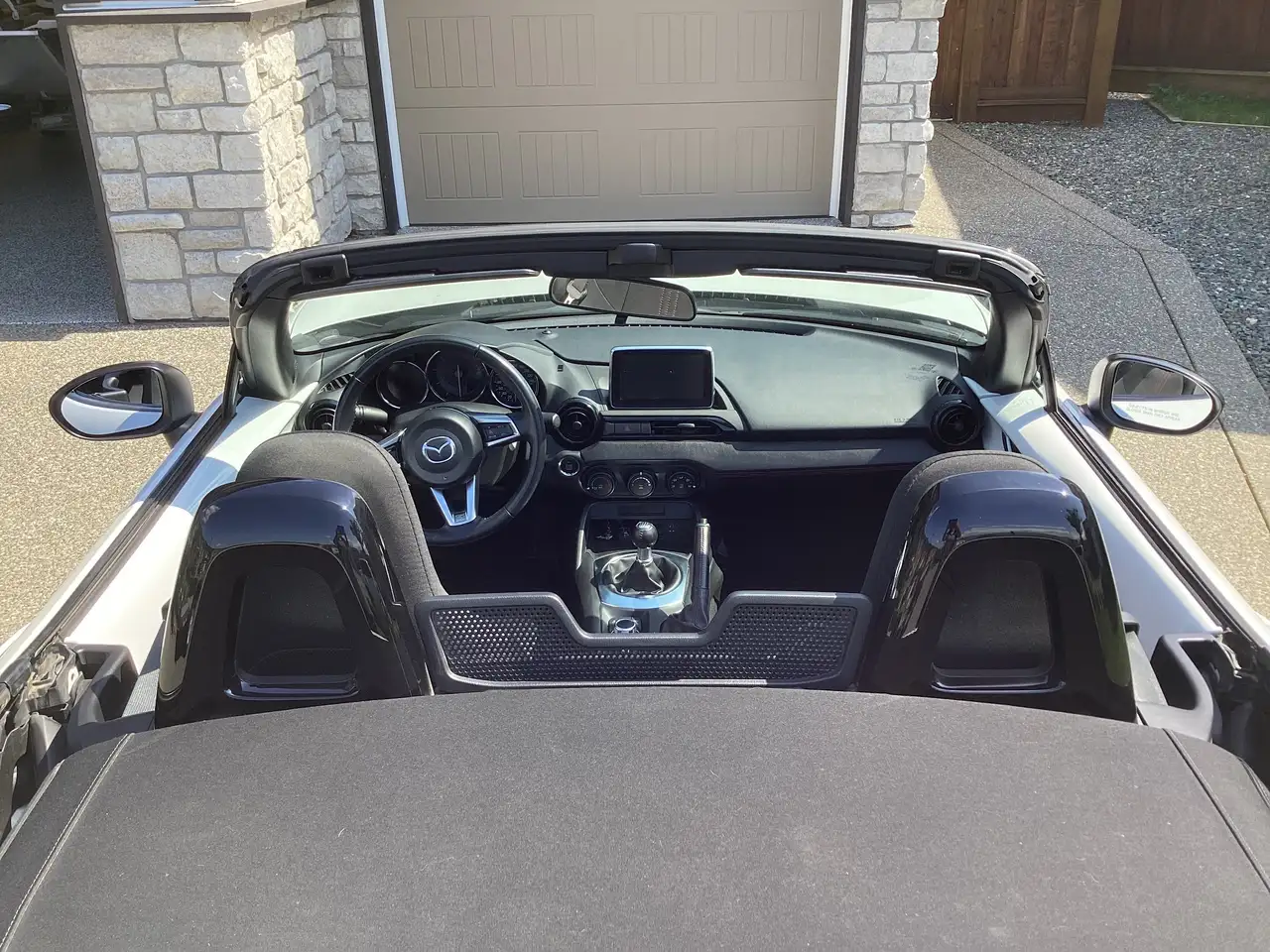 Mazda MX-5 Miata снимка Mazda MX-5 Miata