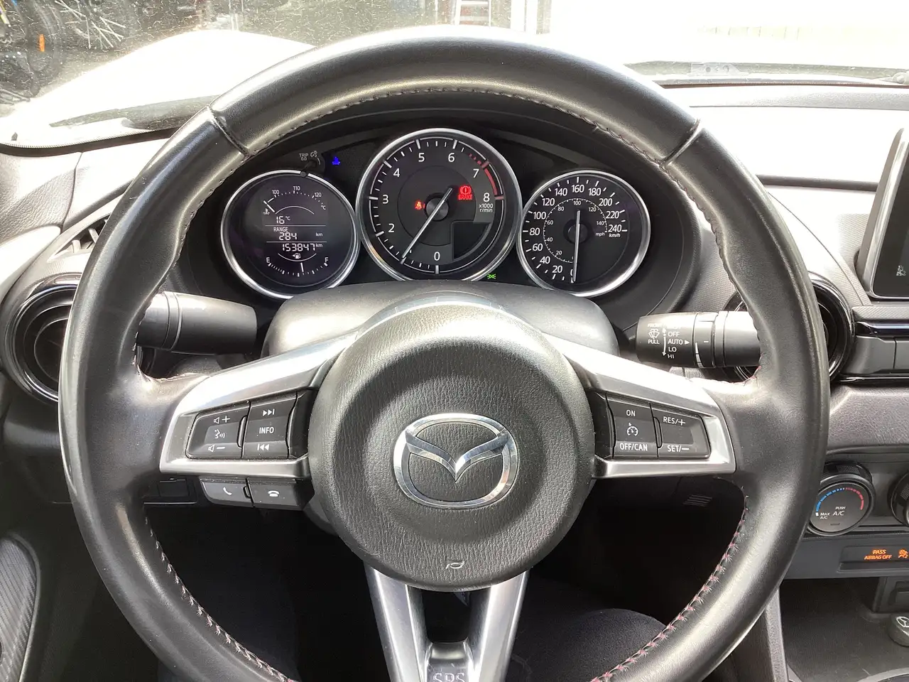 Mazda MX-5 Miata снимка Mazda MX-5 Miata