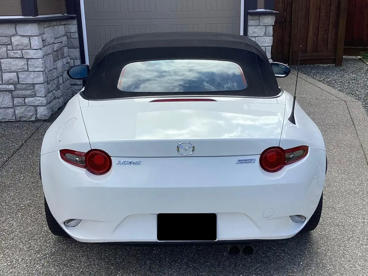 Mazda MX-5 Miata снимка Mazda MX-5 Miata
