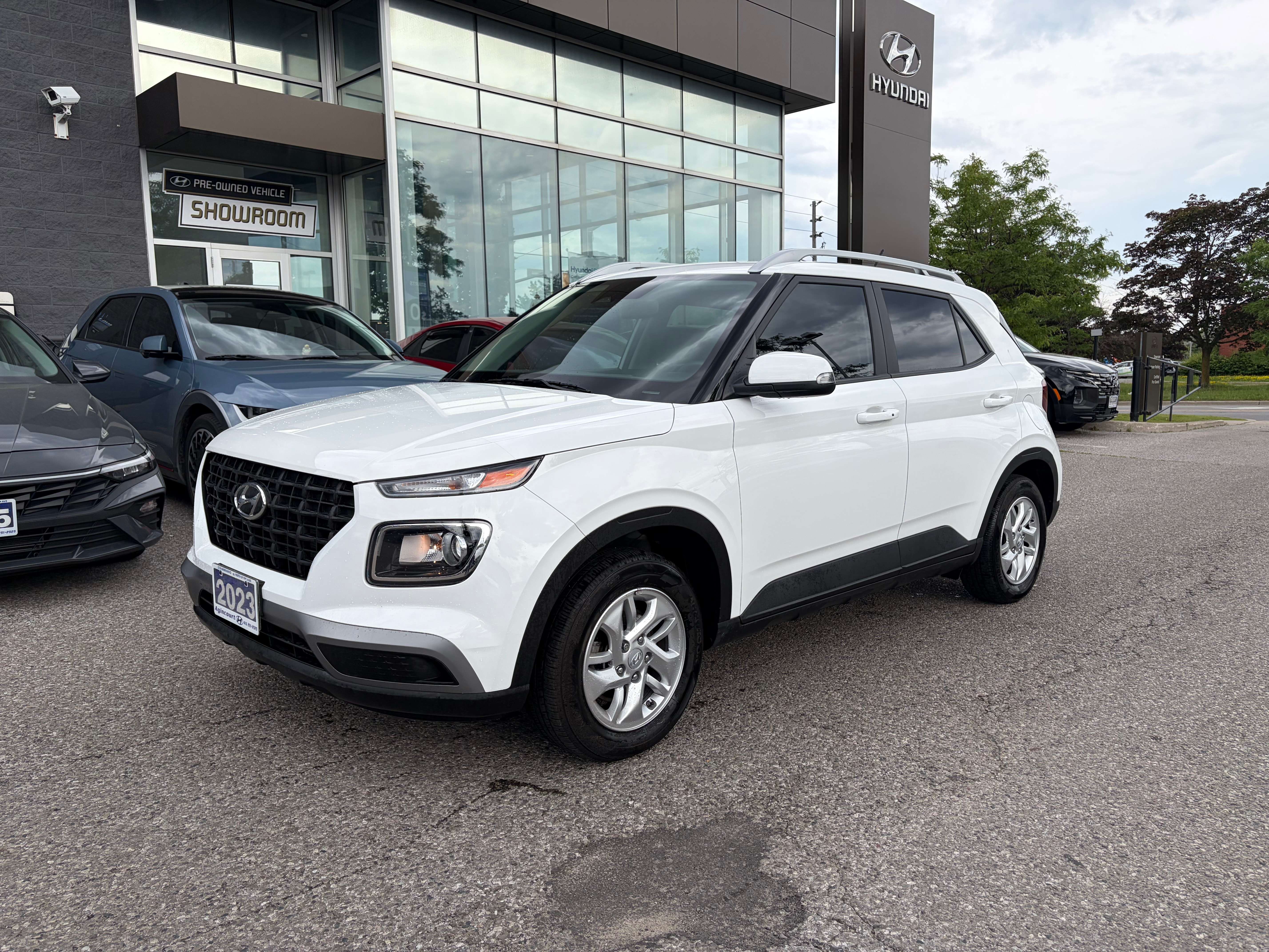 2023 Hyundai Venue PREFERRED | ONE OWNER | LOW KMS | LOWEST CPO RATES — снимка 1