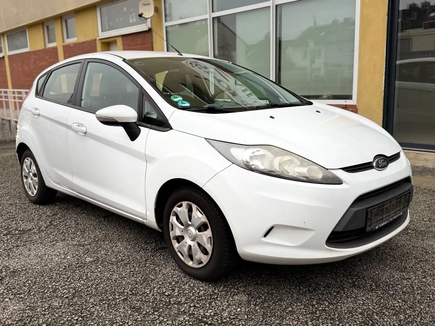 Ford Fiesta 1,6 TDCi 70kW DPF Titanium Blanc - 1