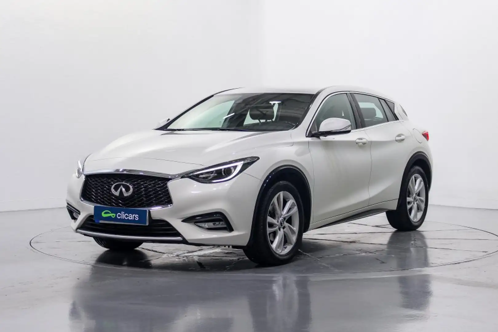 Infiniti Q30 1.5d Premium Weiß - 1