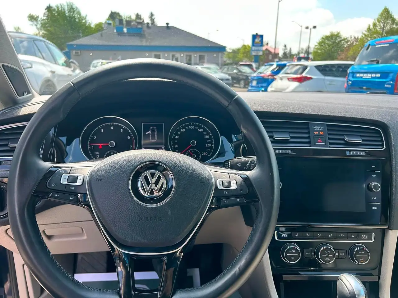 Volkswagen Golf снимка Volkswagen Golf