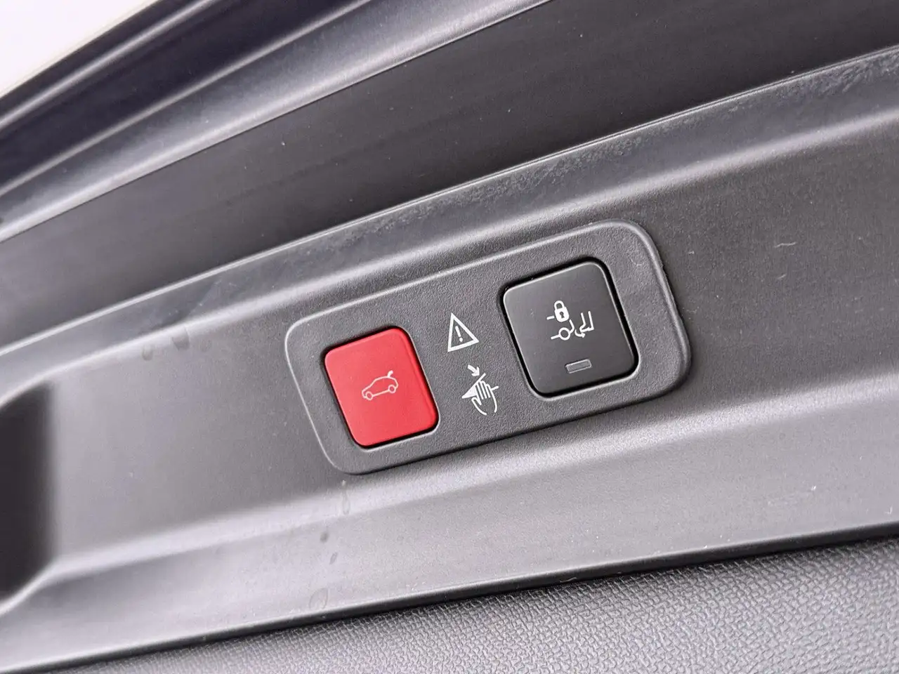 Peugeot 5008 1.2 136 GT Aut 7-SITZER LED SKY AHK RADAR, миниатюра 29