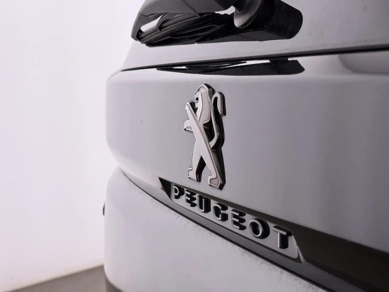 Peugeot 5008 1.2 136 GT Aut 7-SITZER LED SKY AHK RADAR, миниатюра 10