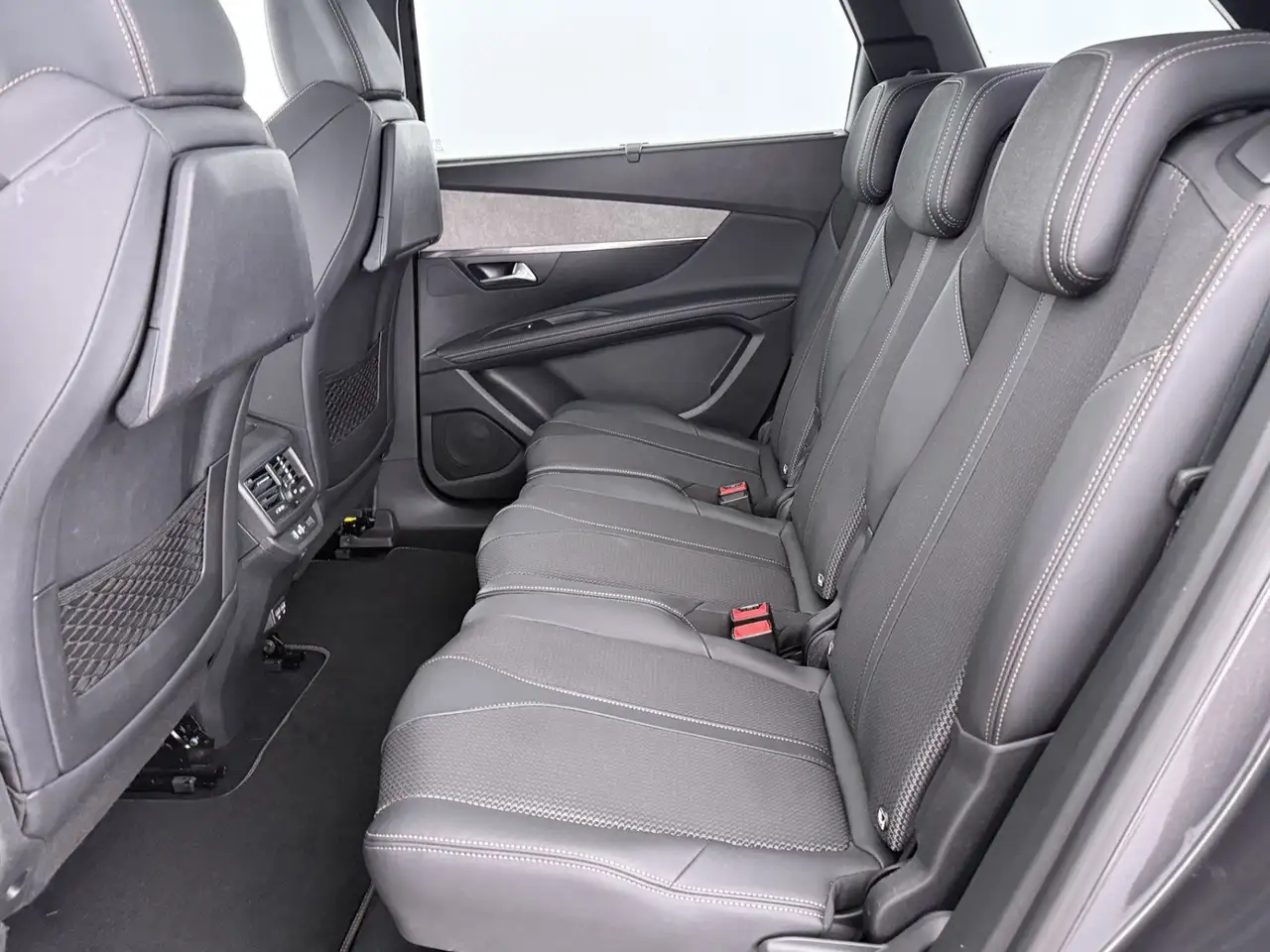 Peugeot 5008 1.2 136 GT Aut 7-SITZER LED SKY AHK RADAR, миниатюра 25