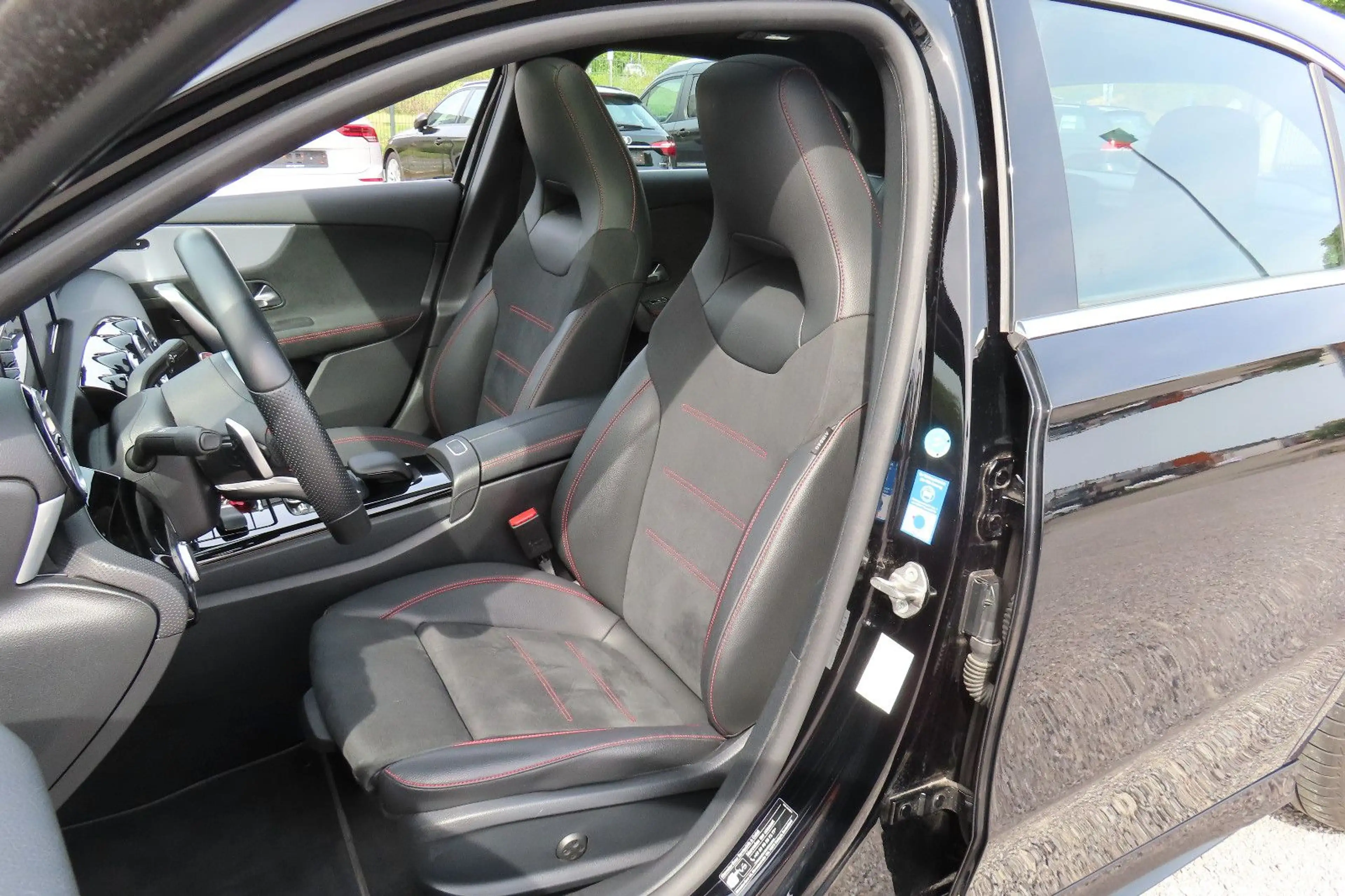 Mercedes-Benz A 250 4Matic AMG Leder Memory Navi Pano Kamera — photo 16